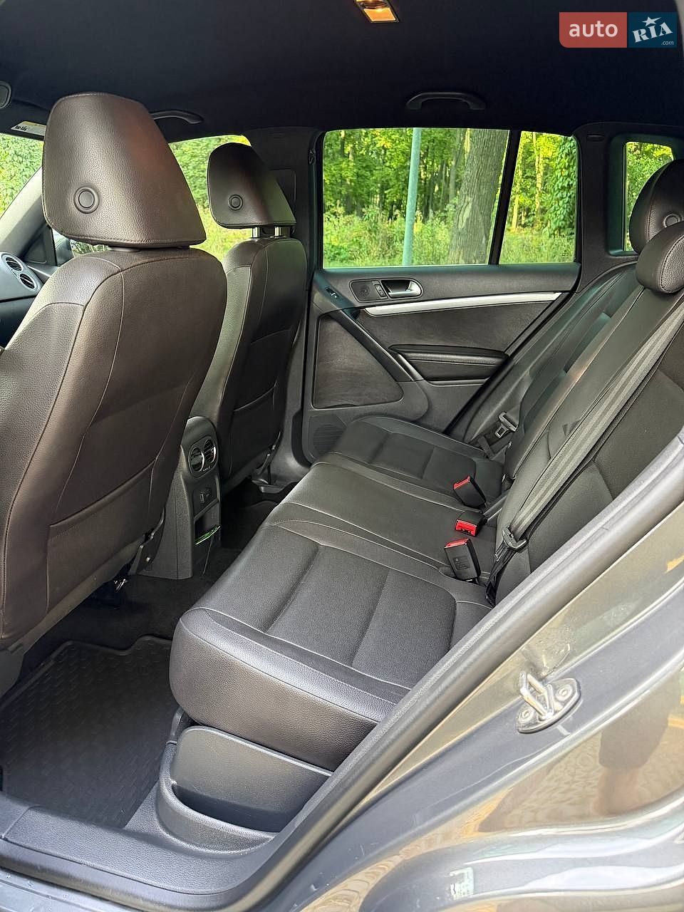 Volkswagen Tiguan 2015 VIN WVGAV7AX4GW559726 фото оголошення 17 з 27