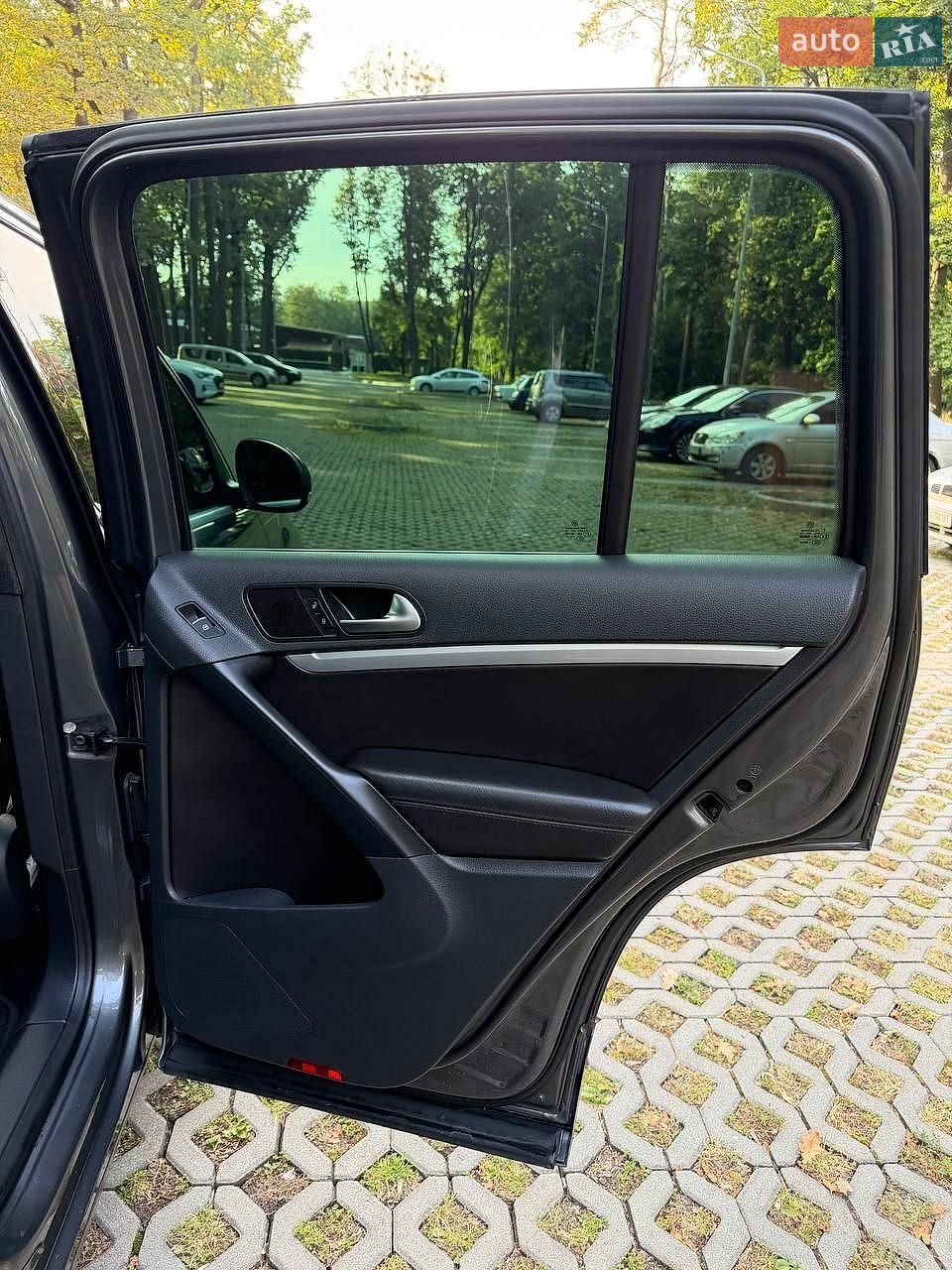 Volkswagen Tiguan 2015 VIN WVGAV7AX4GW559726 фото оголошення 20 з 27