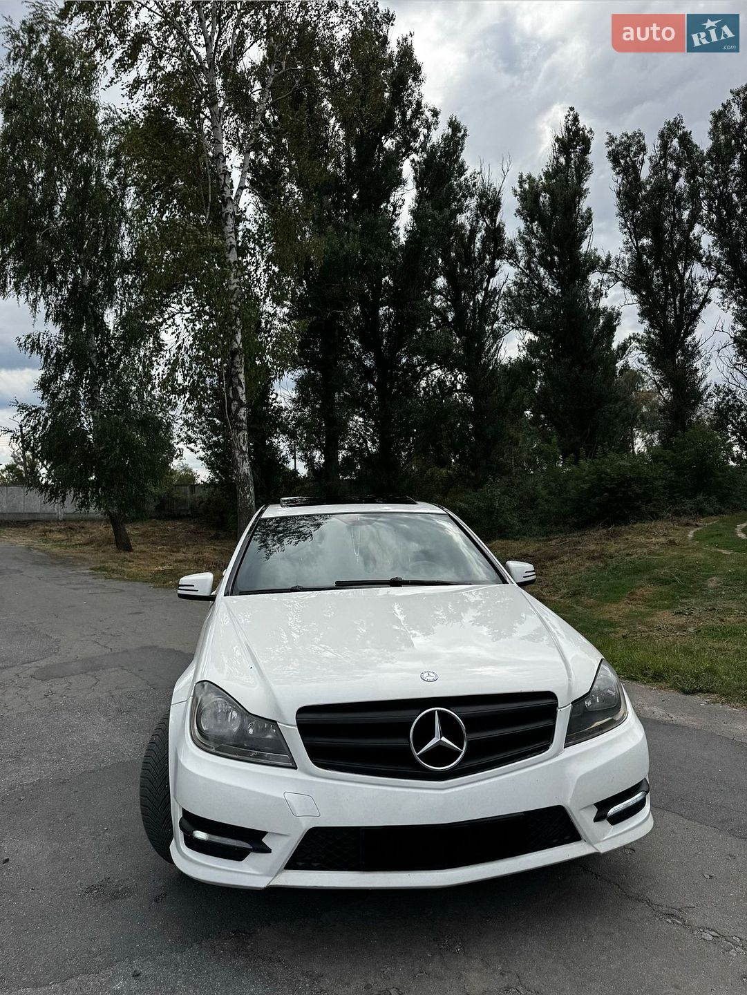 Mercedes-Benz C-Class 2012 VIN WDDGF4HB3DF972730 фото оголошення 2 з 47