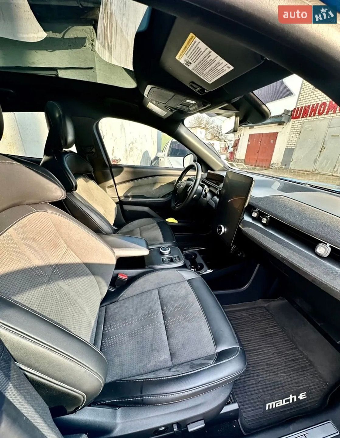 Ford Mustang Mach-E 2023 VIN 3FMTK4SX8PMA45232 фото оголошення 26 з 37