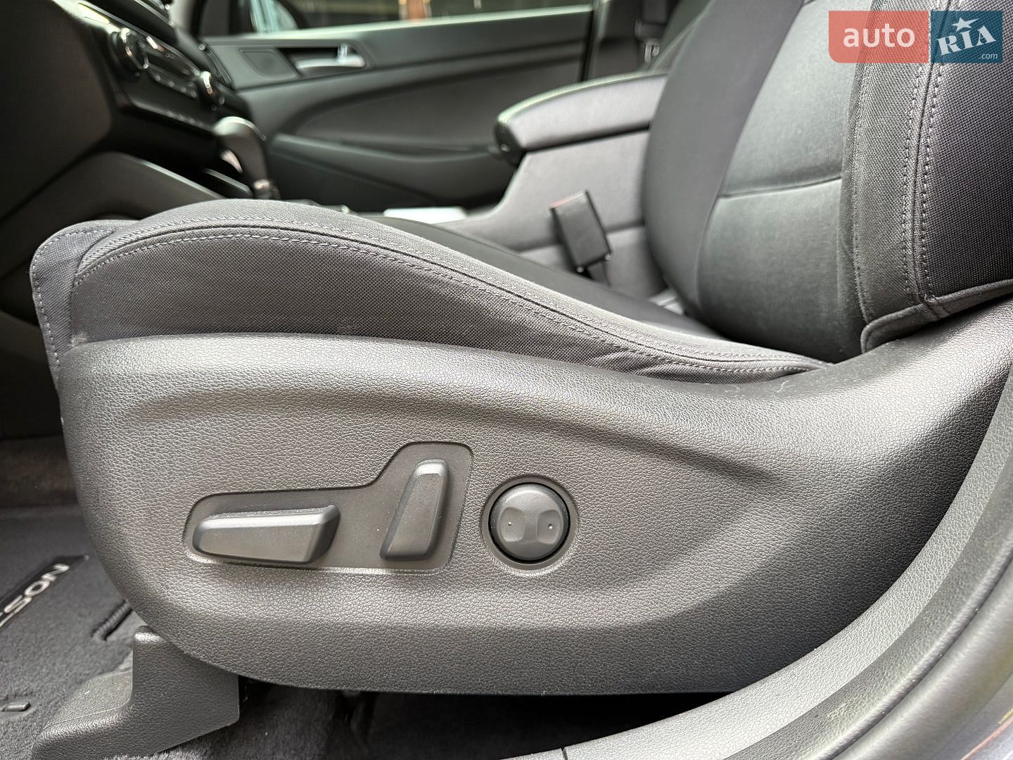 Hyundai Tucson 2016 VIN KM8J3CA4XGU176406 фото оголошення 25 з 79
