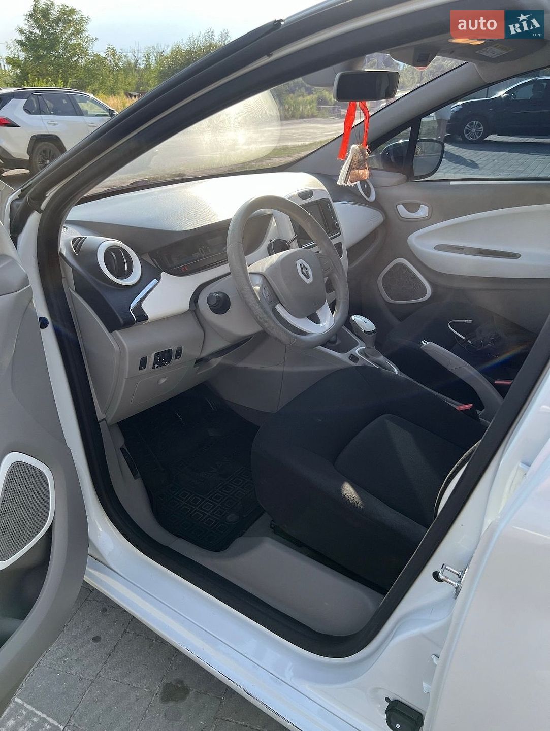 Renault Zoe 2015 VIN VF1AGVYA052536916 фото оголошення 6 з 7