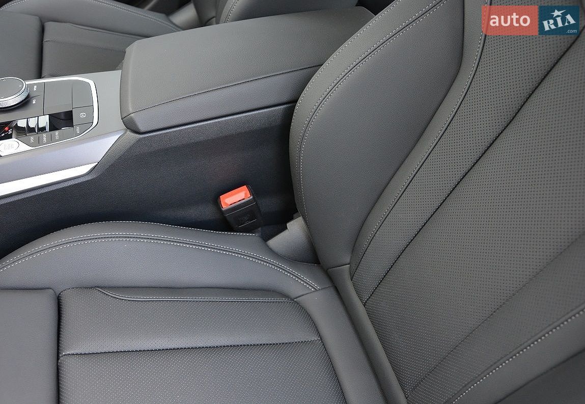 BMW 3 Series 2025 VIN WBA51FF0X0FU52576 фото оголошення 8 з 11