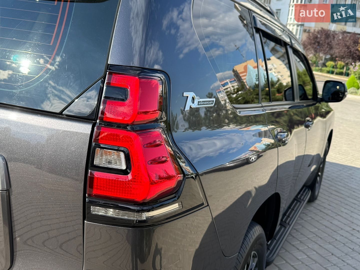 Toyota Land Cruiser Prado 2018 VIN JTEBR3FJ605011552 фото оголошення 19 з 76