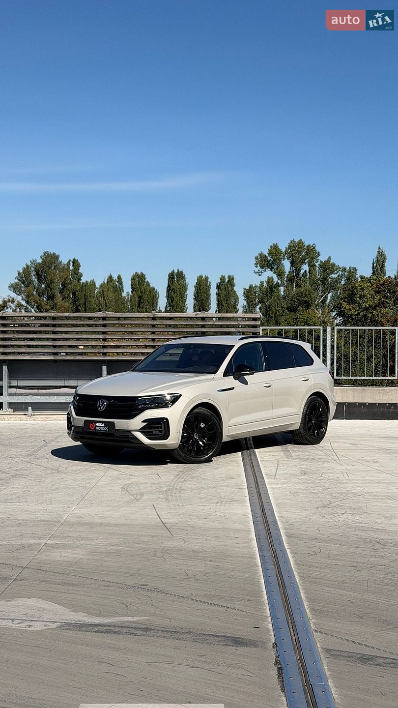Volkswagen Touareg 2022 VIN WVGZZZCR2PD010622 фото оголошення 2 з 35