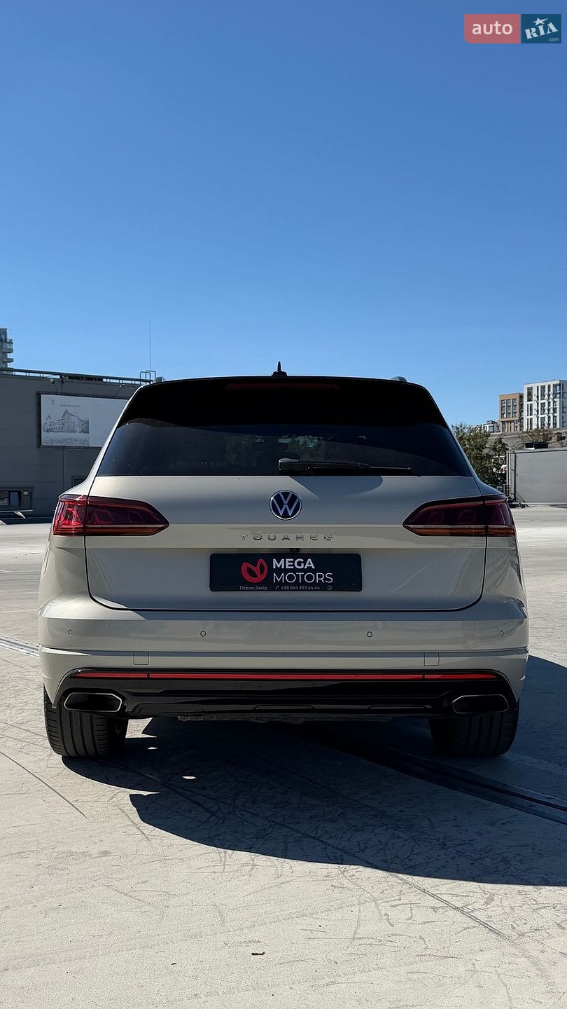 Volkswagen Touareg 2022 VIN WVGZZZCR2PD010622 фото оголошення 13 з 35
