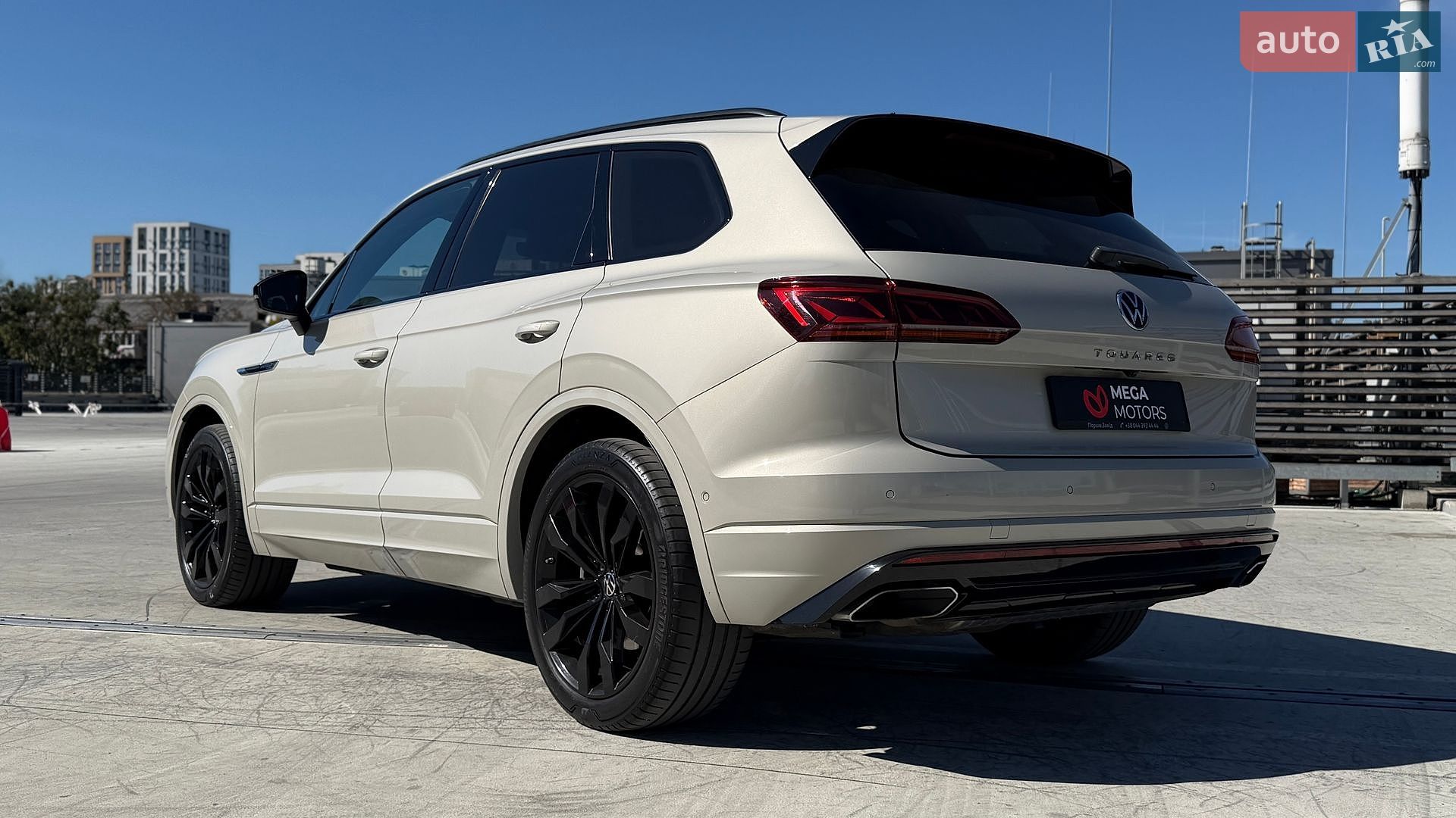 Volkswagen Touareg 2022 VIN WVGZZZCR2PD010622 фото оголошення 16 з 35