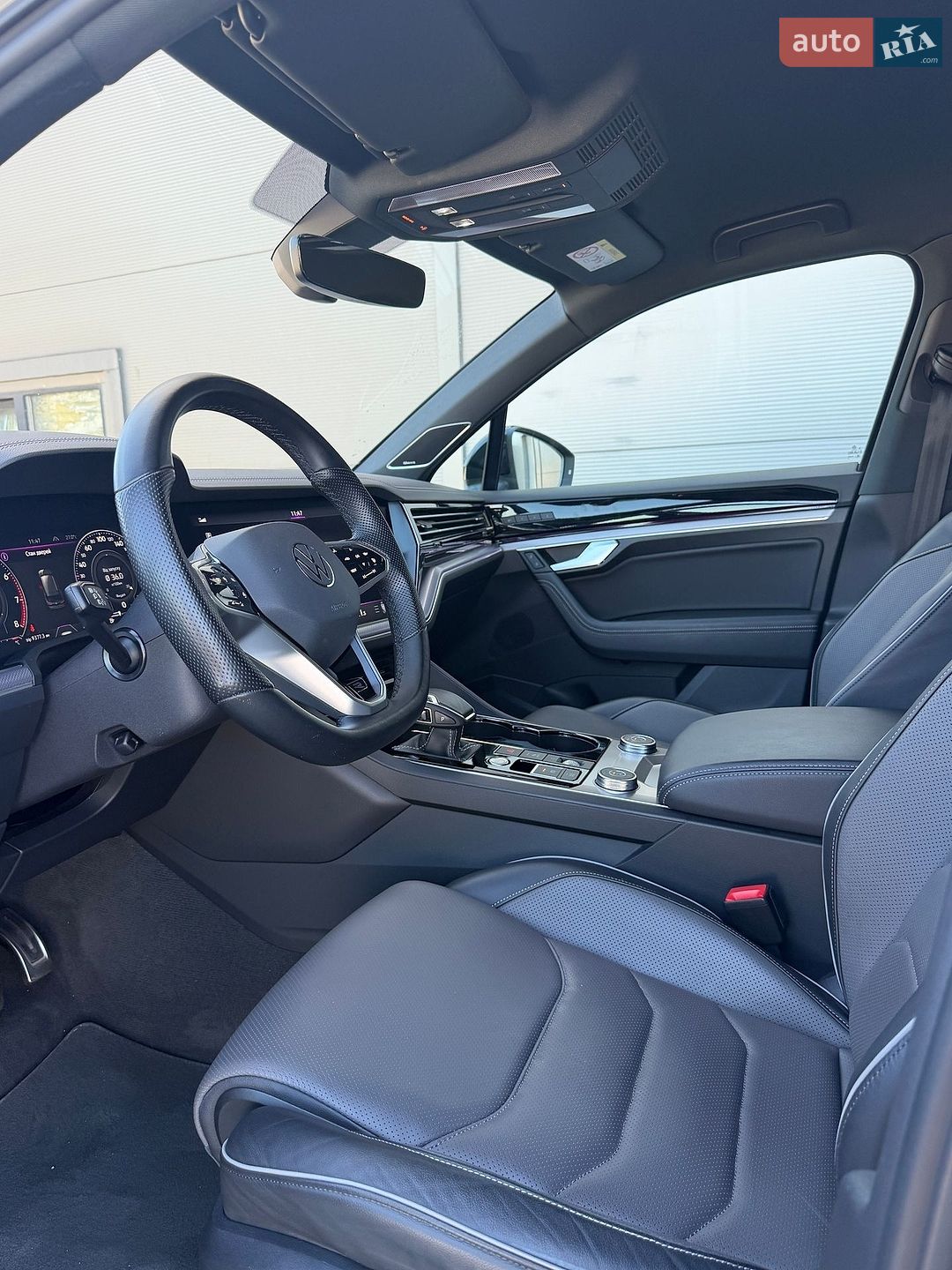 Volkswagen Touareg 2022 VIN WVGZZZCR2PD010622 фото оголошення 28 з 35