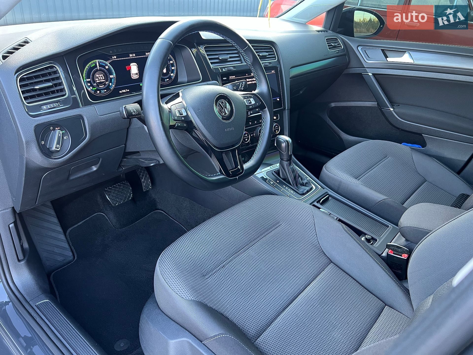 Volkswagen e-Golf 2020 VIN WVWZZZAUZL8921144 фото оголошення 13 з 25