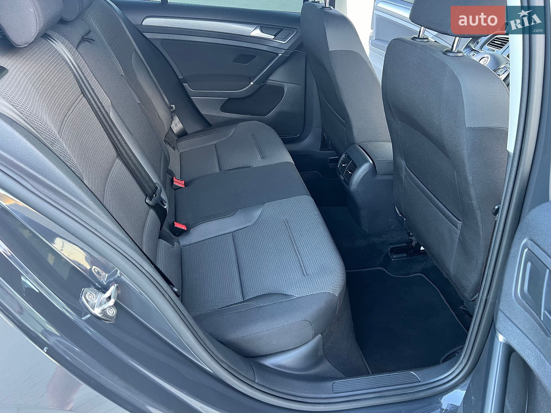 Volkswagen e-Golf 2020 VIN WVWZZZAUZL8921144 фото оголошення 16 з 25
