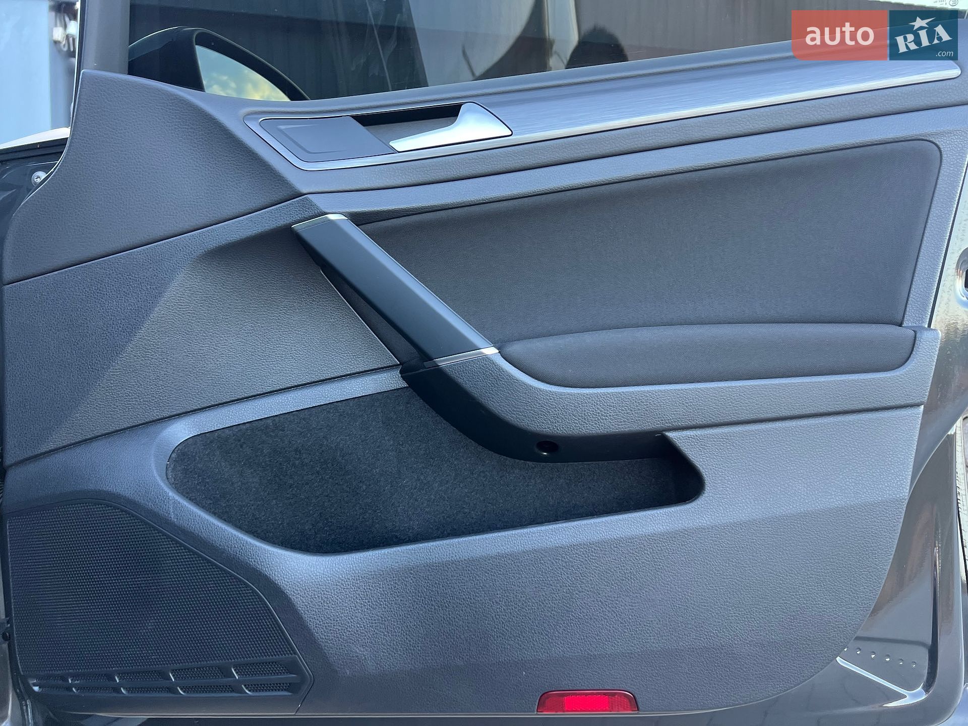 Volkswagen e-Golf 2020 VIN WVWZZZAUZL8921144 фото оголошення 24 з 25