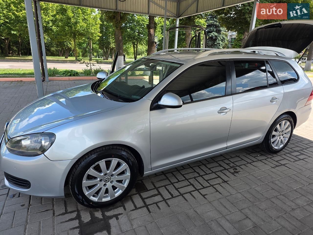Volkswagen Golf 2010 VIN WVWZZZ1KZAM655846 фото оголошення 2 з 9