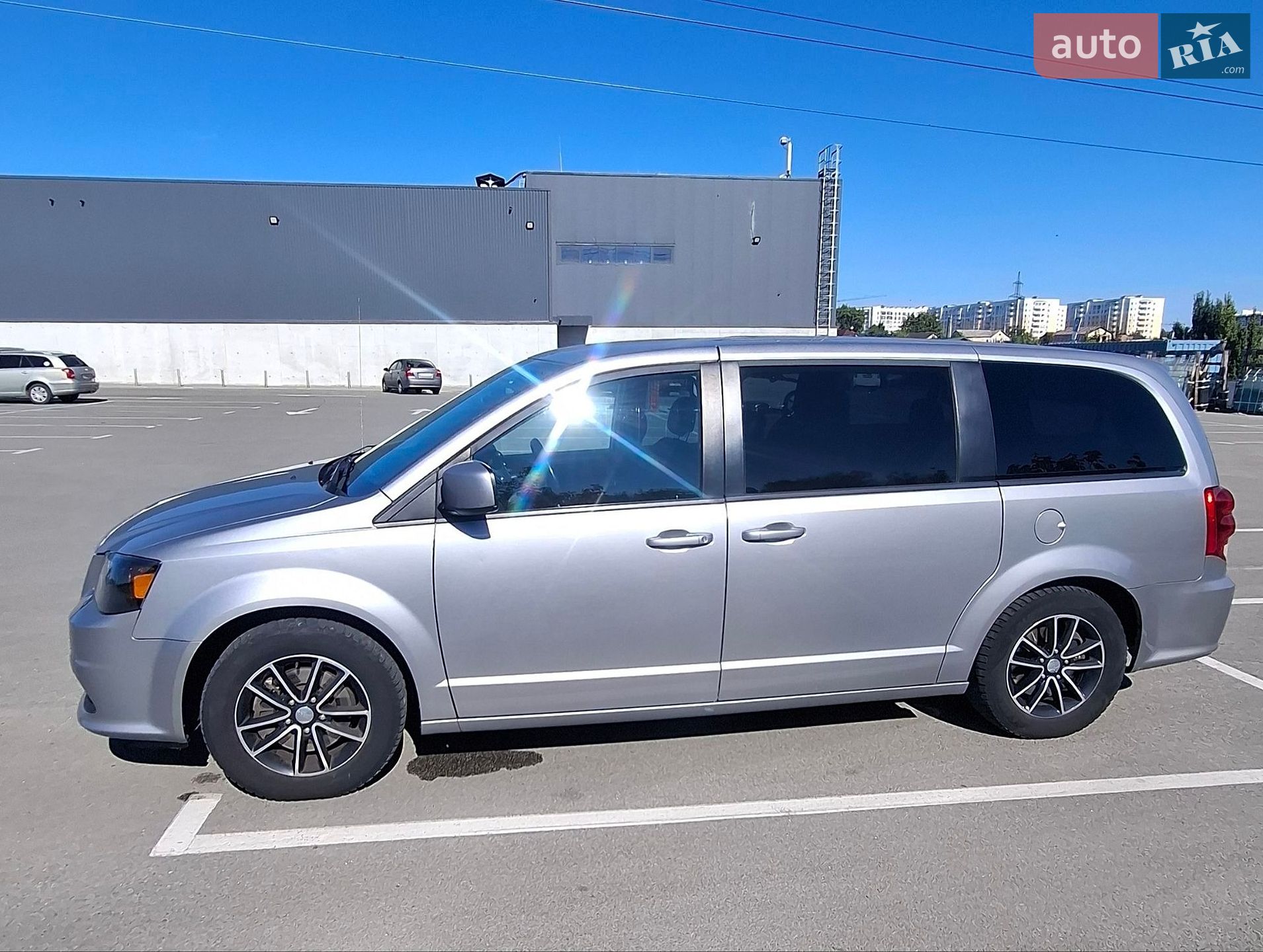 Dodge Grand Caravan 2017 VIN 2C4RDGEG2JR159622 фото оголошення 7 з 13