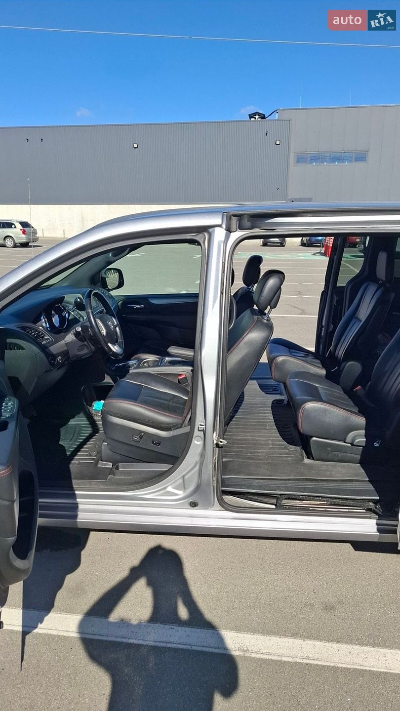 Dodge Grand Caravan 2017 VIN 2C4RDGEG2JR159622 фото оголошення 11 з 13