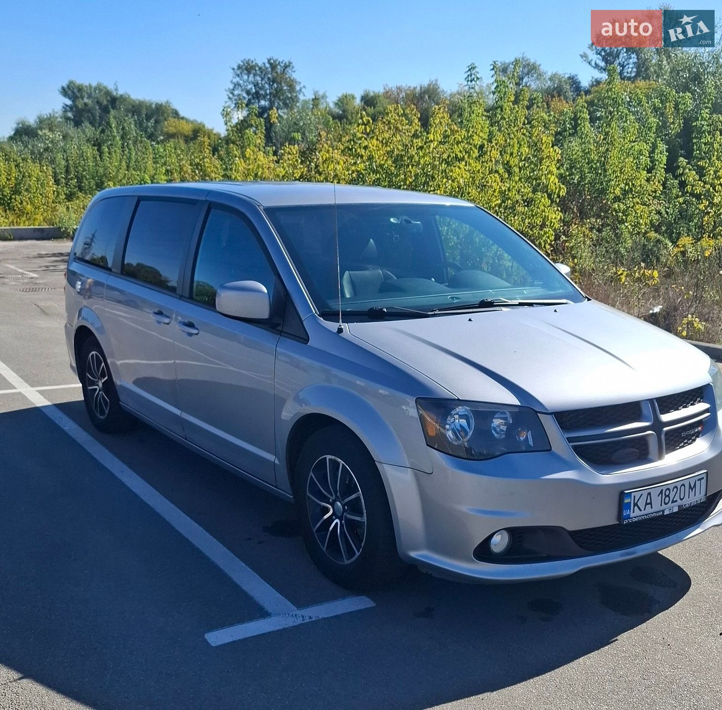 Dodge Grand Caravan 2017 VIN 2C4RDGEG2JR159622 фото оголошення 2 з 13