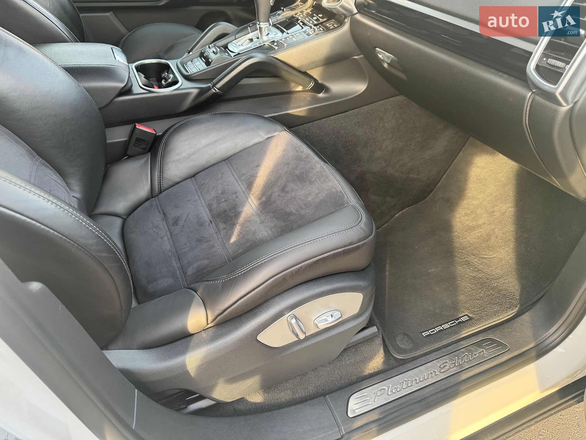 Porsche Cayenne 2016 VIN WP1ZZZ92ZHKA80154 фото оголошення 9 з 25