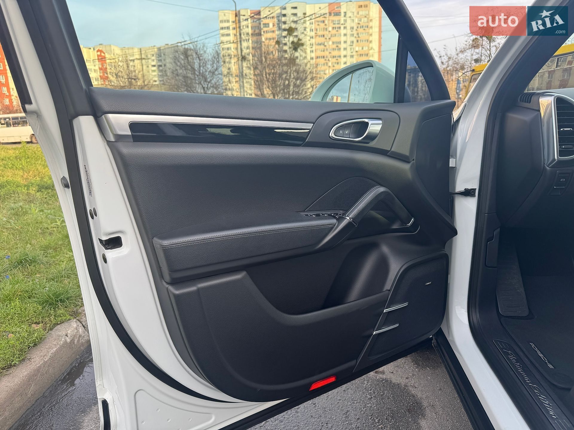 Porsche Cayenne 2016 VIN WP1ZZZ92ZHKA80154 фото оголошення 18 з 25