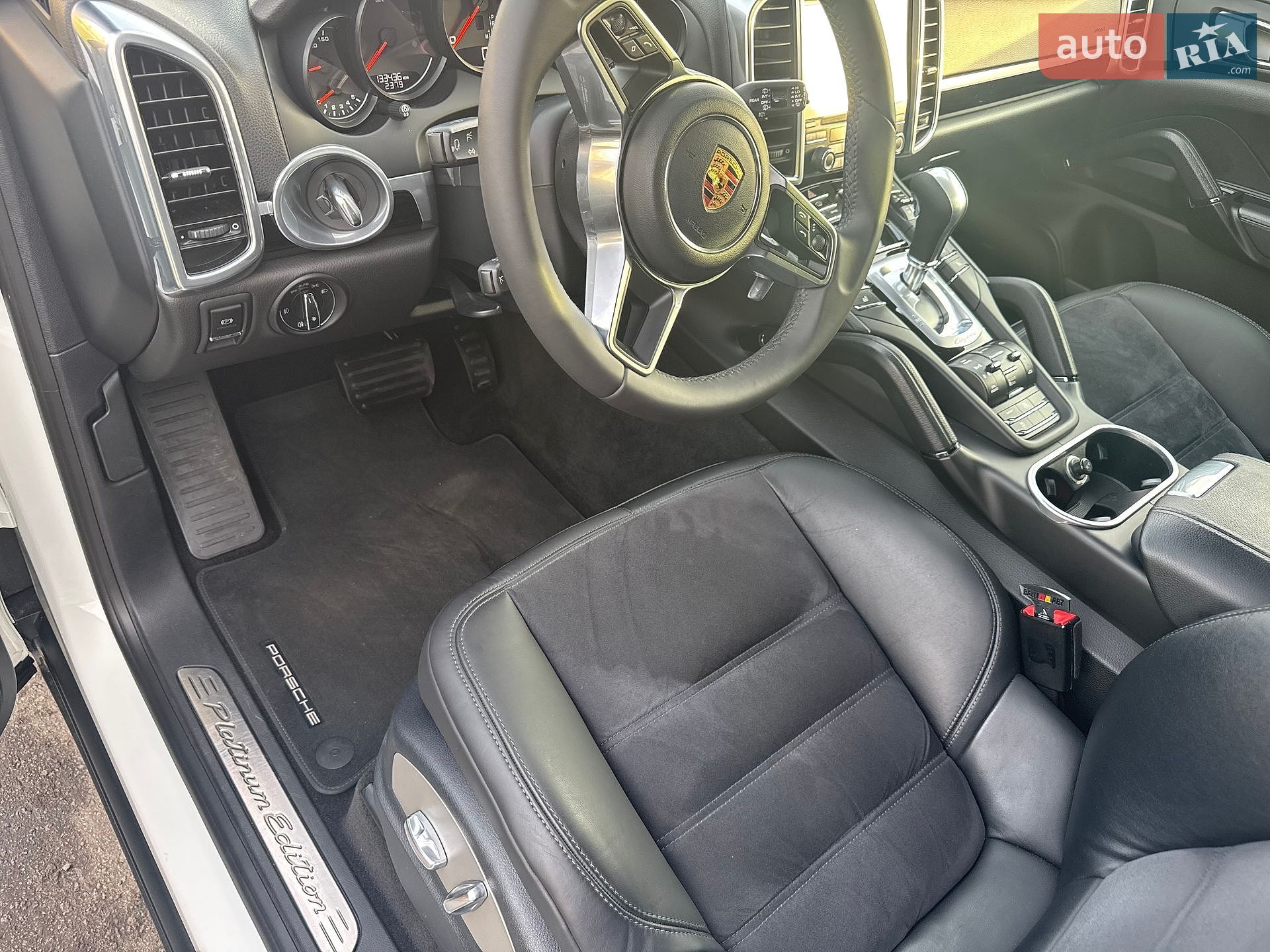 Porsche Cayenne 2016 VIN WP1ZZZ92ZHKA80154 фото оголошення 19 з 25