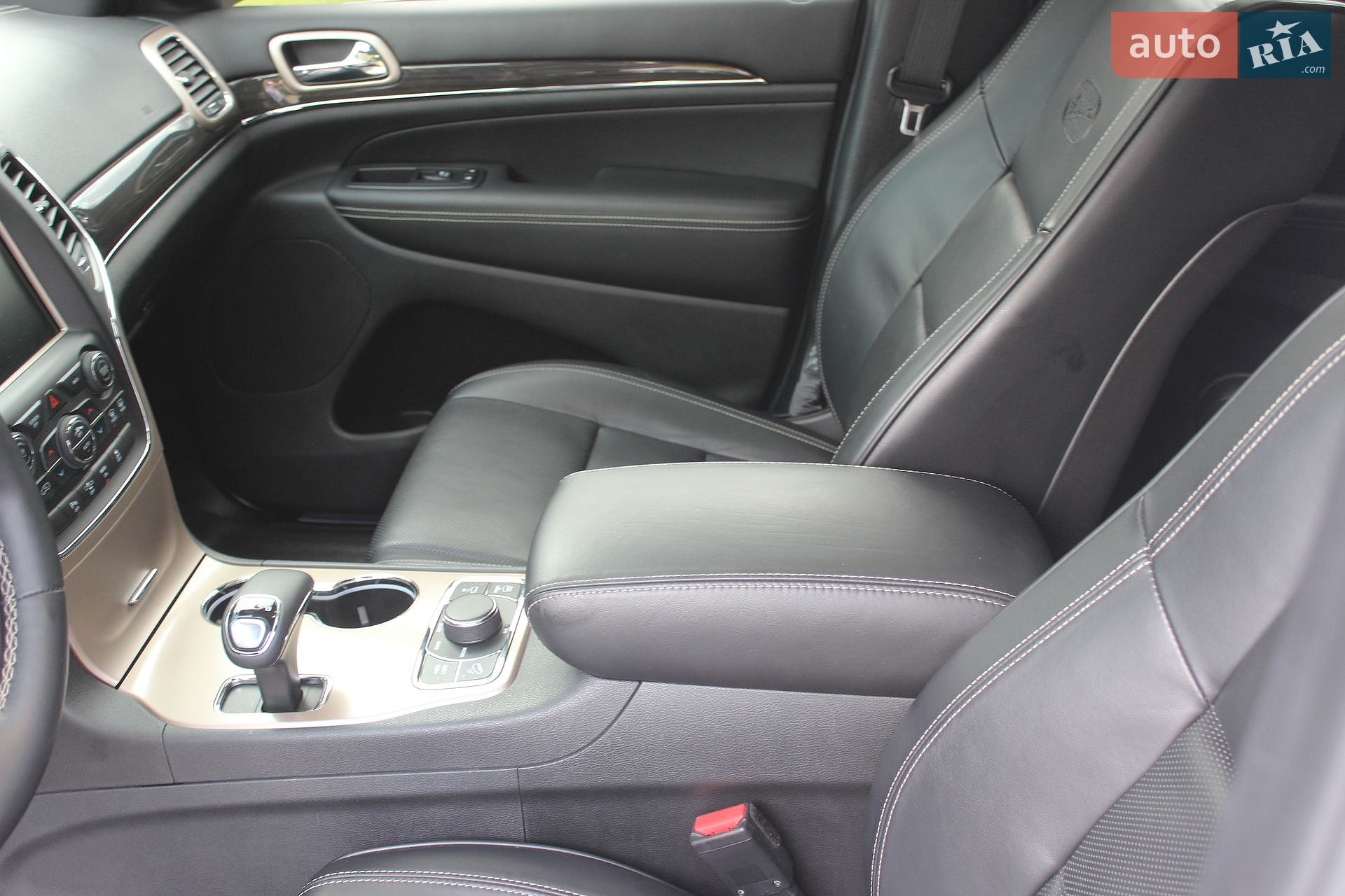 Jeep Grand Cherokee 2015 VIN 1C4RJFCM0FC110639 фото оголошення 36 з 69