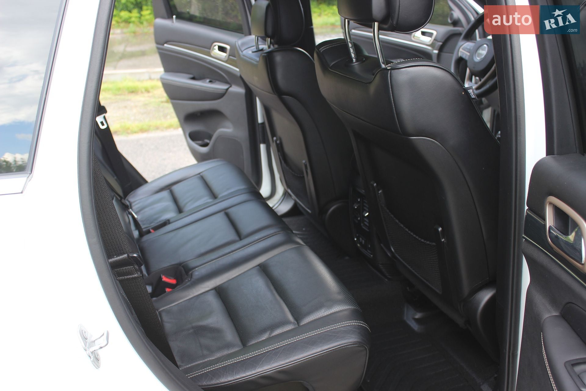 Jeep Grand Cherokee 2015 VIN 1C4RJFCM0FC110639 фото оголошення 40 з 69