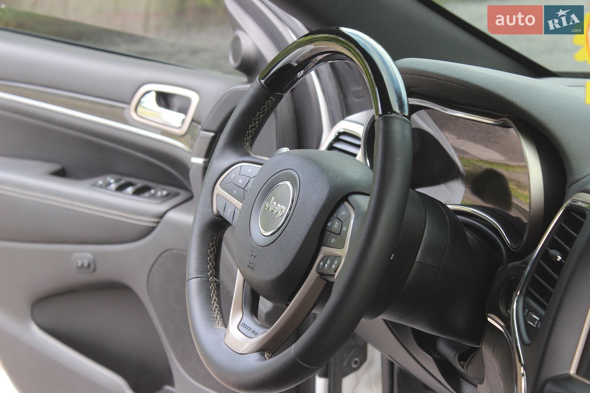 Jeep Grand Cherokee 2015 VIN 1C4RJFCM0FC110639 фото оголошення 43 з 69