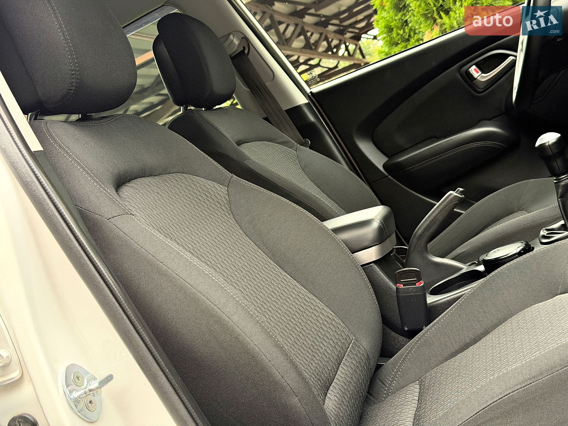 Hyundai ix35 2011 VIN TMAJT81BACJ240293 фото оголошення 50 з 78