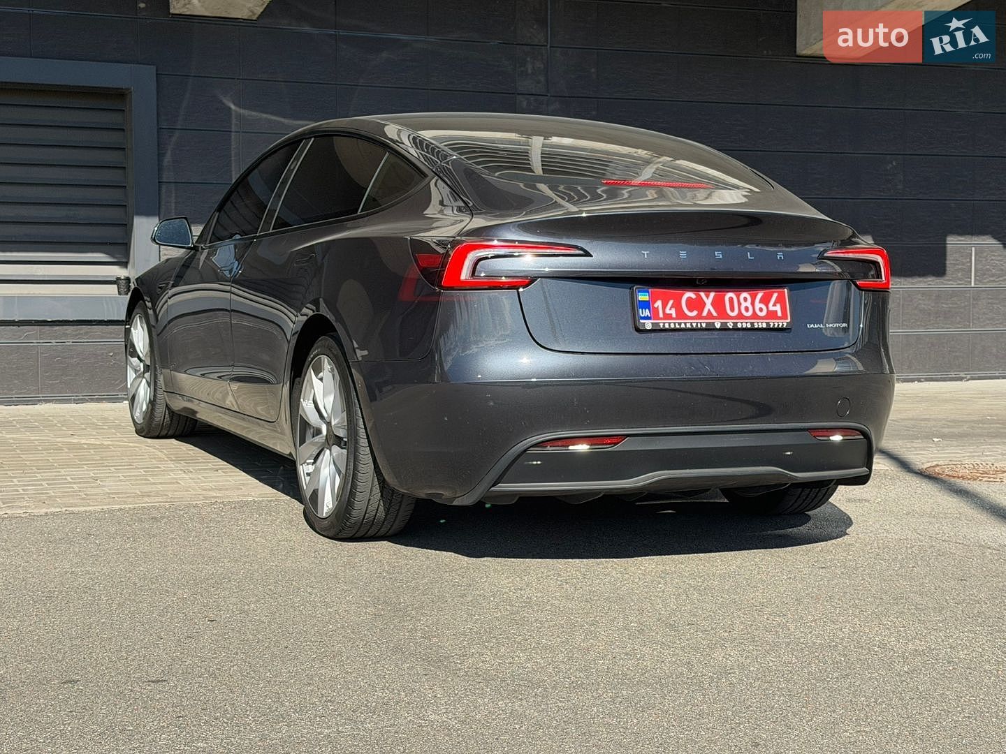 Tesla Model 3 2025 VIN 5YJ3E1EB5SF996415 фото оголошення 14 з 19
