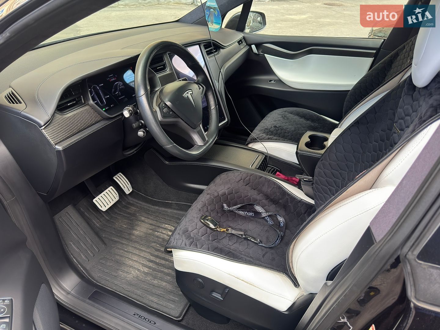 Tesla Model X 2018 VIN 5YJXCBE40JF106271 фото оголошення 42 з 47