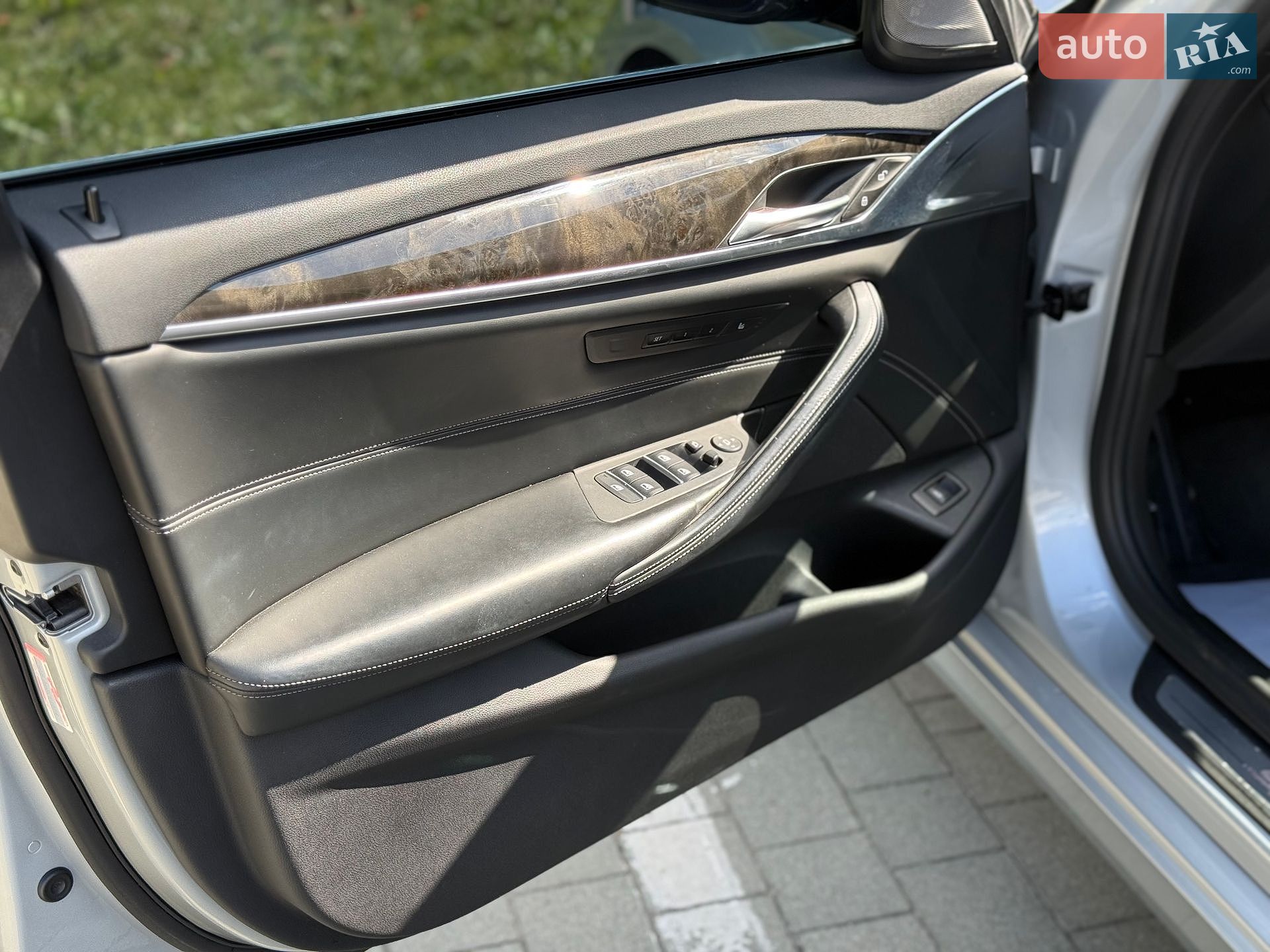 BMW 5 Series 2017 VIN WBAJE7C55JWC56820 фото оголошення 14 з 54