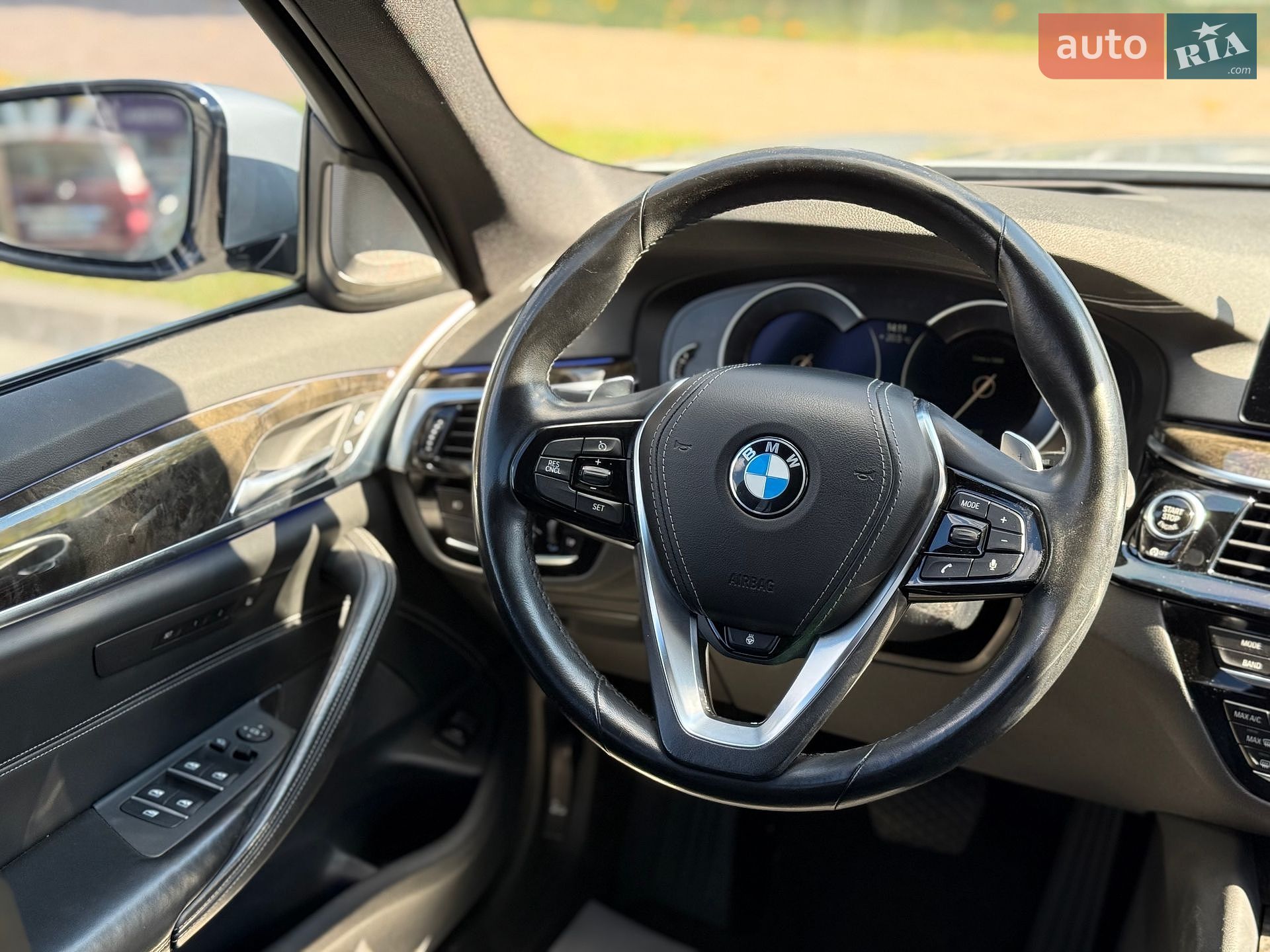 BMW 5 Series 2017 VIN WBAJE7C55JWC56820 фото оголошення 22 з 54