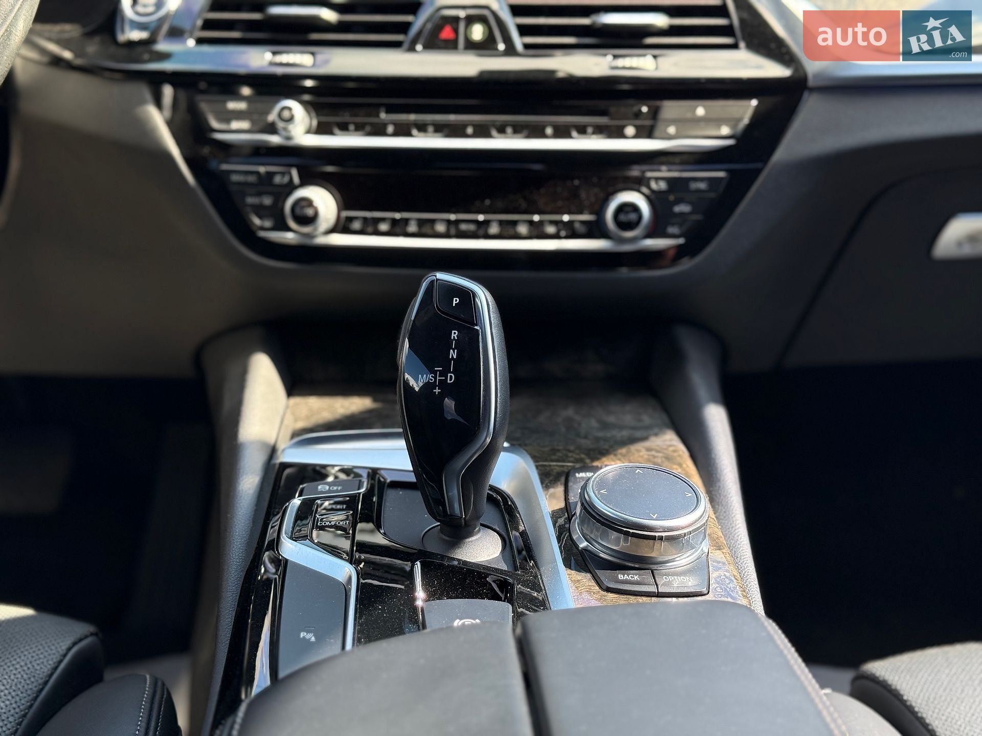 BMW 5 Series 2017 VIN WBAJE7C55JWC56820 фото оголошення 24 з 54