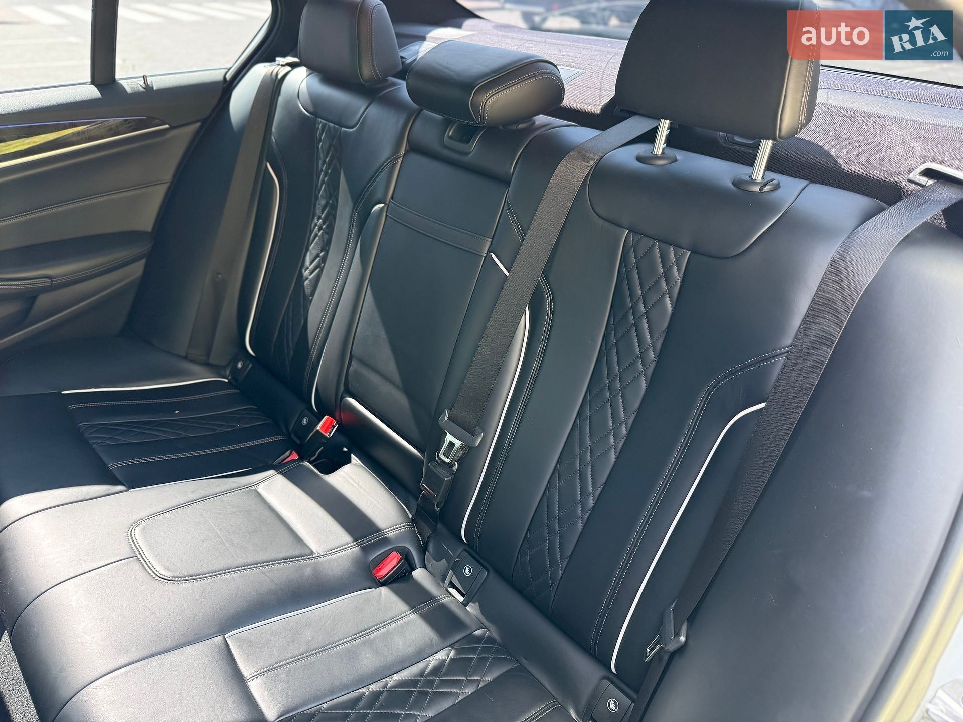 BMW 5 Series 2017 VIN WBAJE7C55JWC56820 фото оголошення 30 з 54