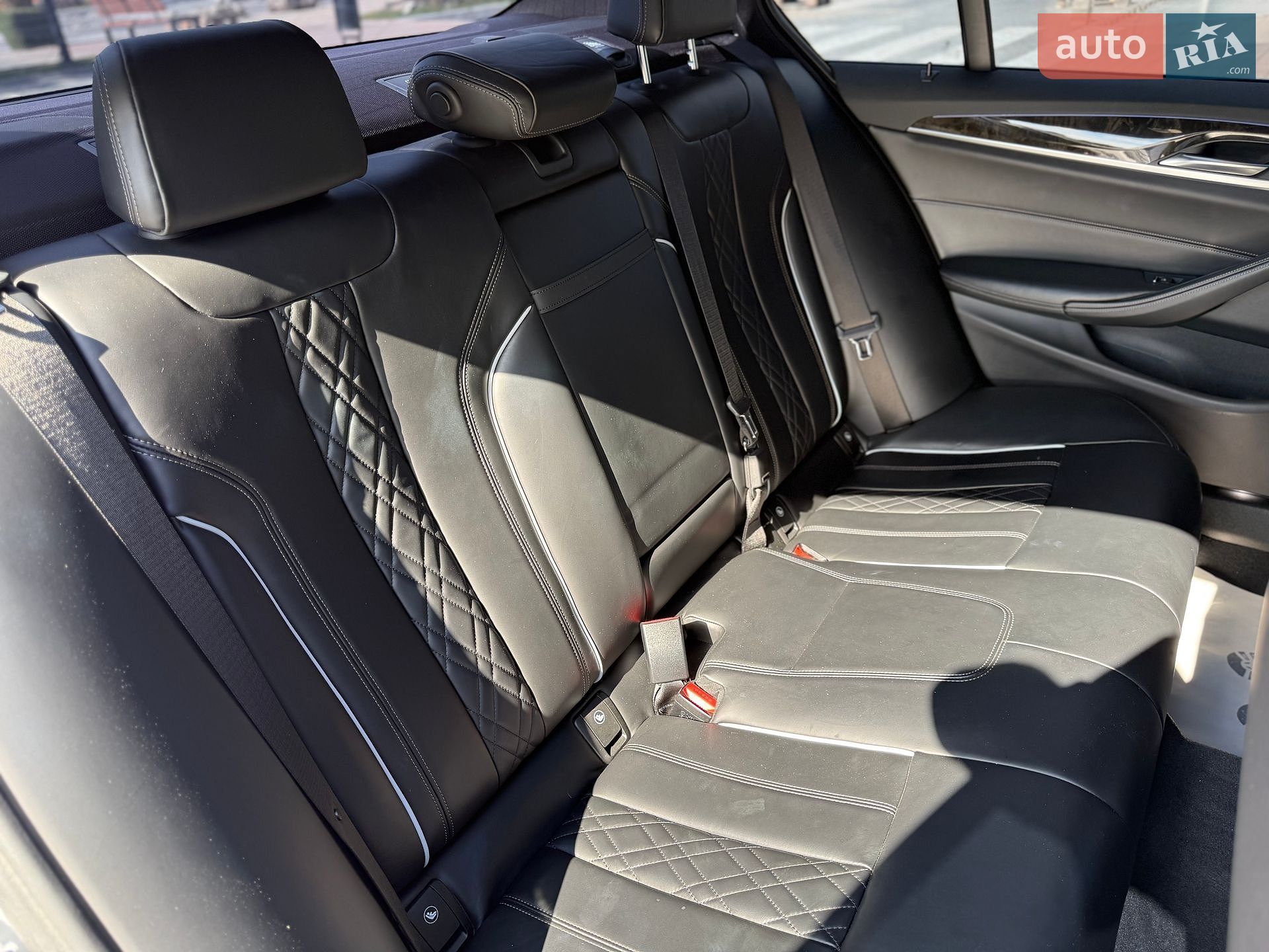 BMW 5 Series 2017 VIN WBAJE7C55JWC56820 фото оголошення 32 з 54