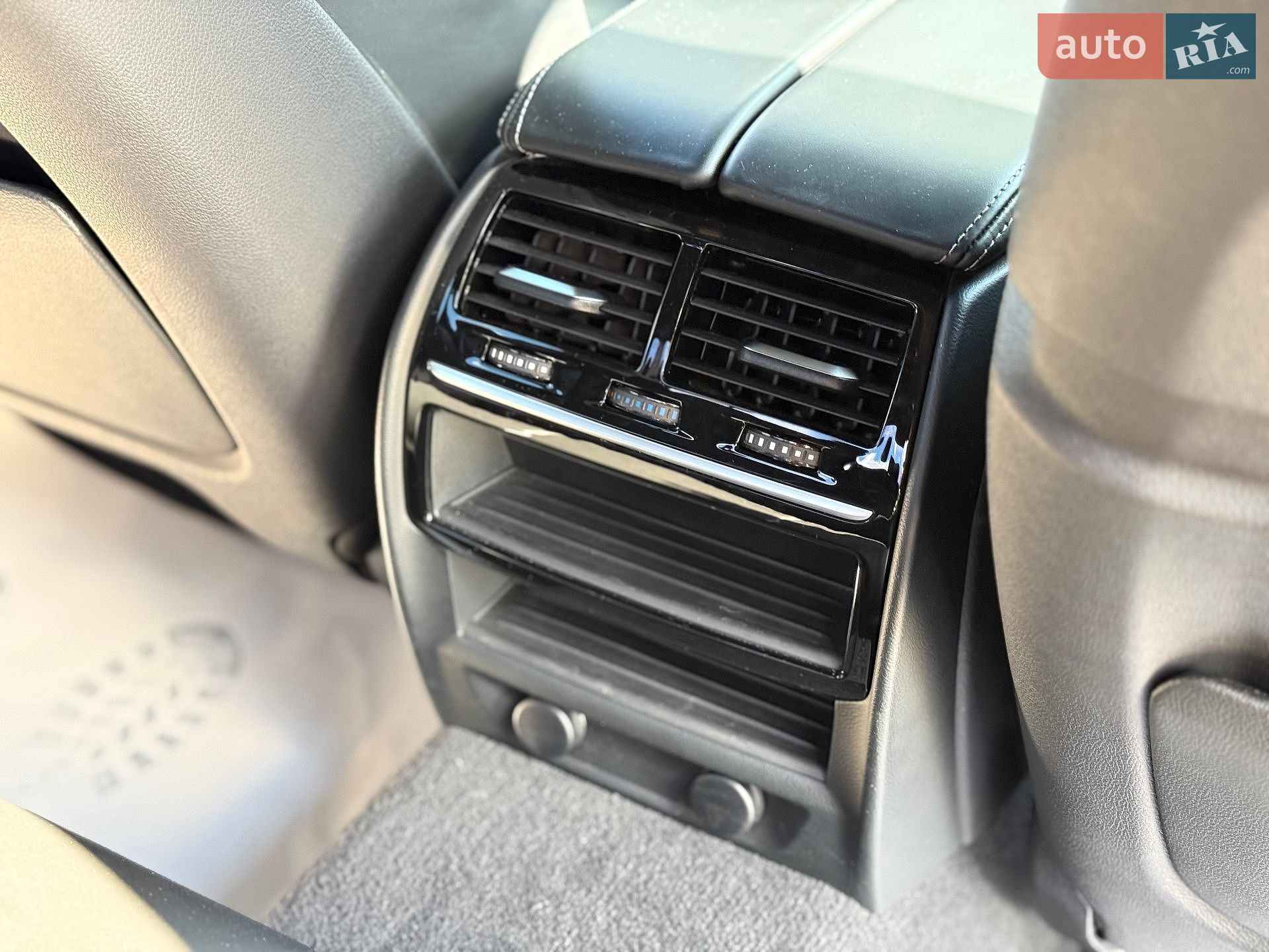 BMW 5 Series 2017 VIN WBAJE7C55JWC56820 фото оголошення 34 з 54