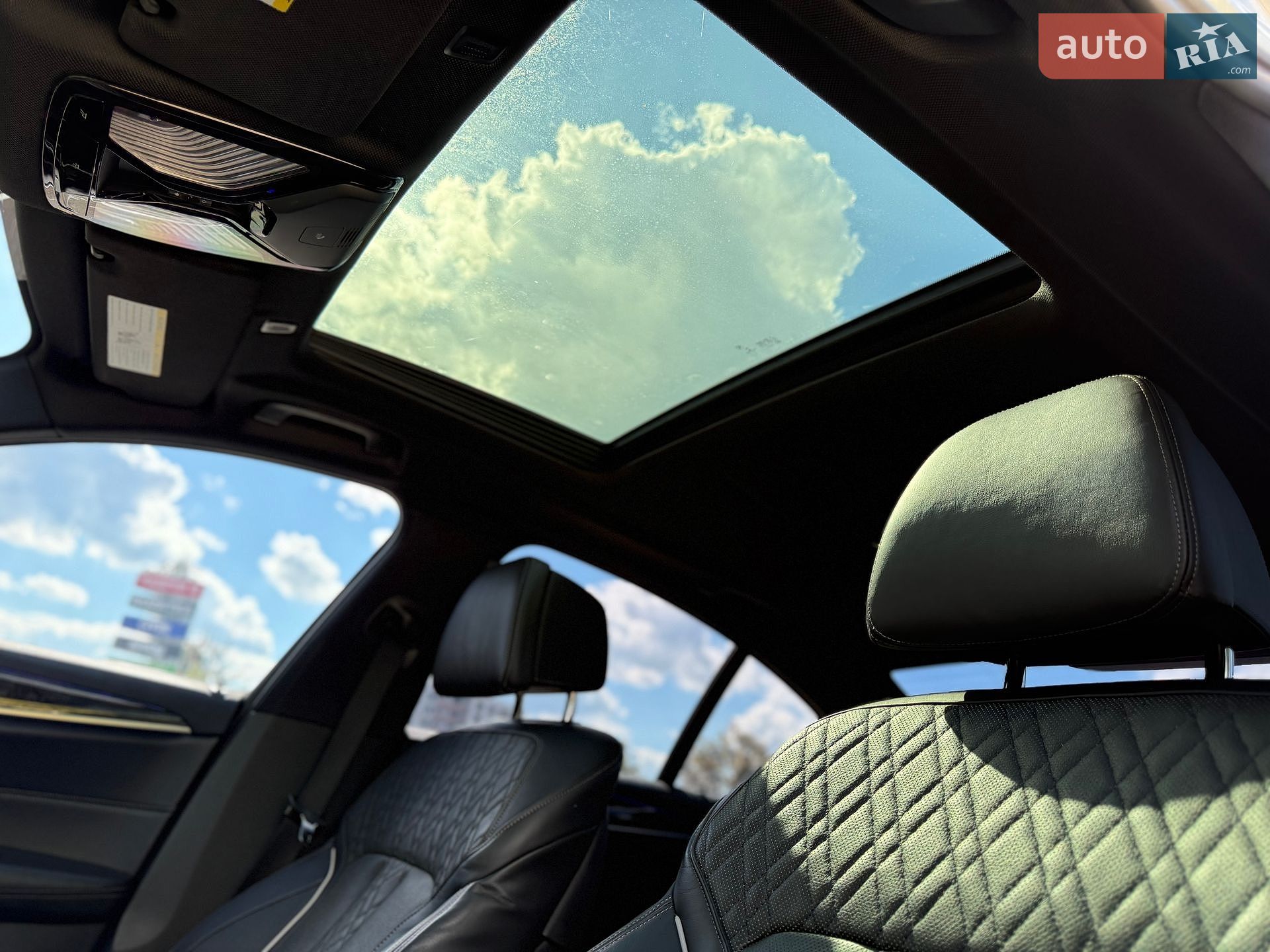 BMW 5 Series 2017 VIN WBAJE7C55JWC56820 фото оголошення 35 з 54