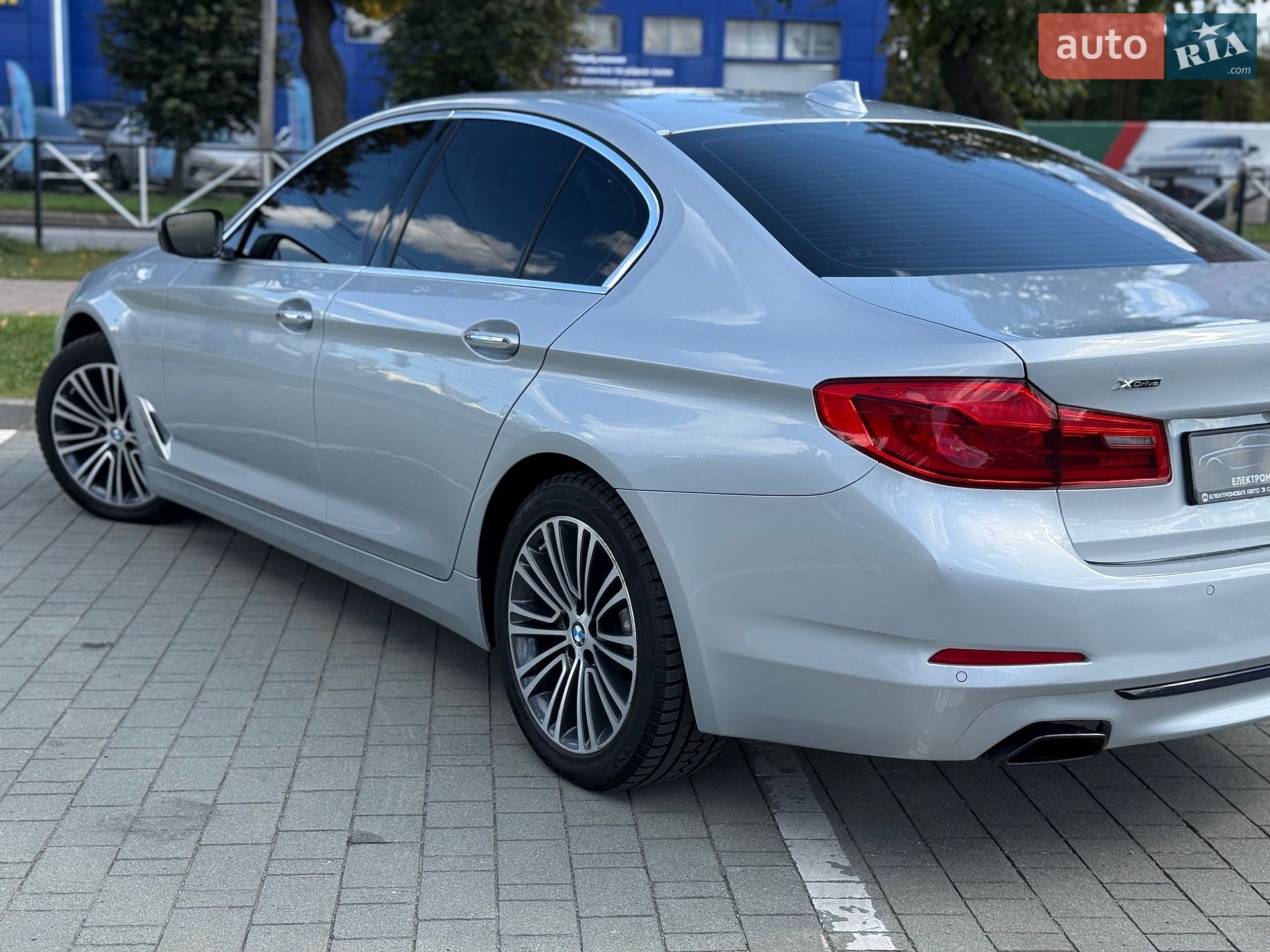 BMW 5 Series 2017 VIN WBAJE7C55JWC56820 фото оголошення 44 з 54