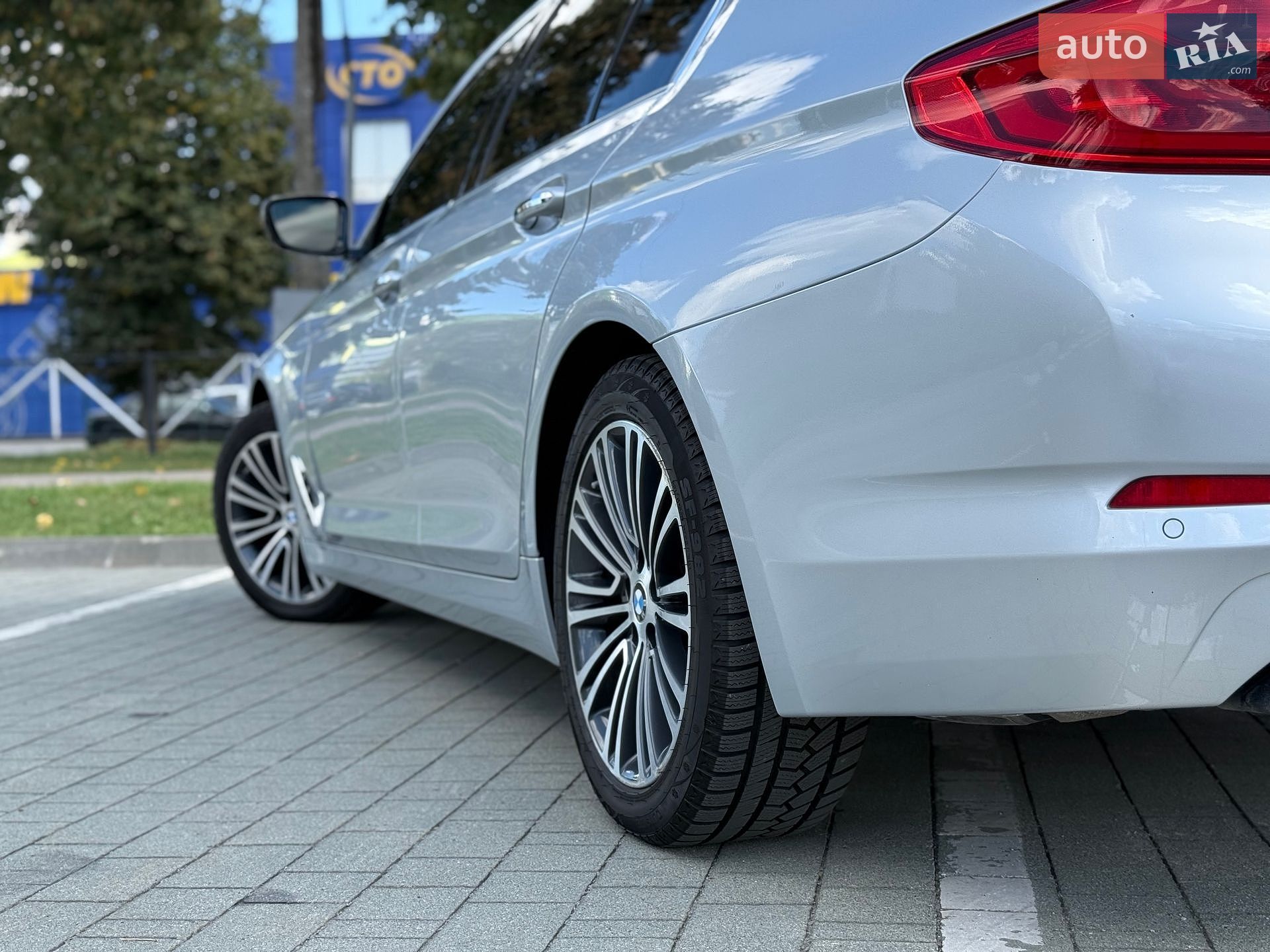 BMW 5 Series 2017 VIN WBAJE7C55JWC56820 фото оголошення 45 з 54