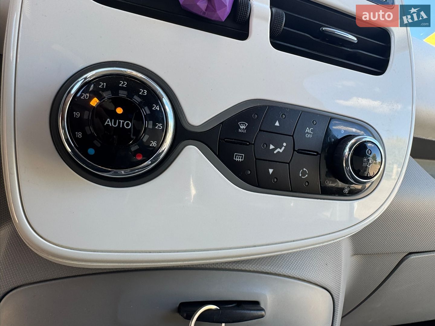 Renault Zoe 2015 VIN VF1AGVYA052536916 фото оголошення 12 з 30