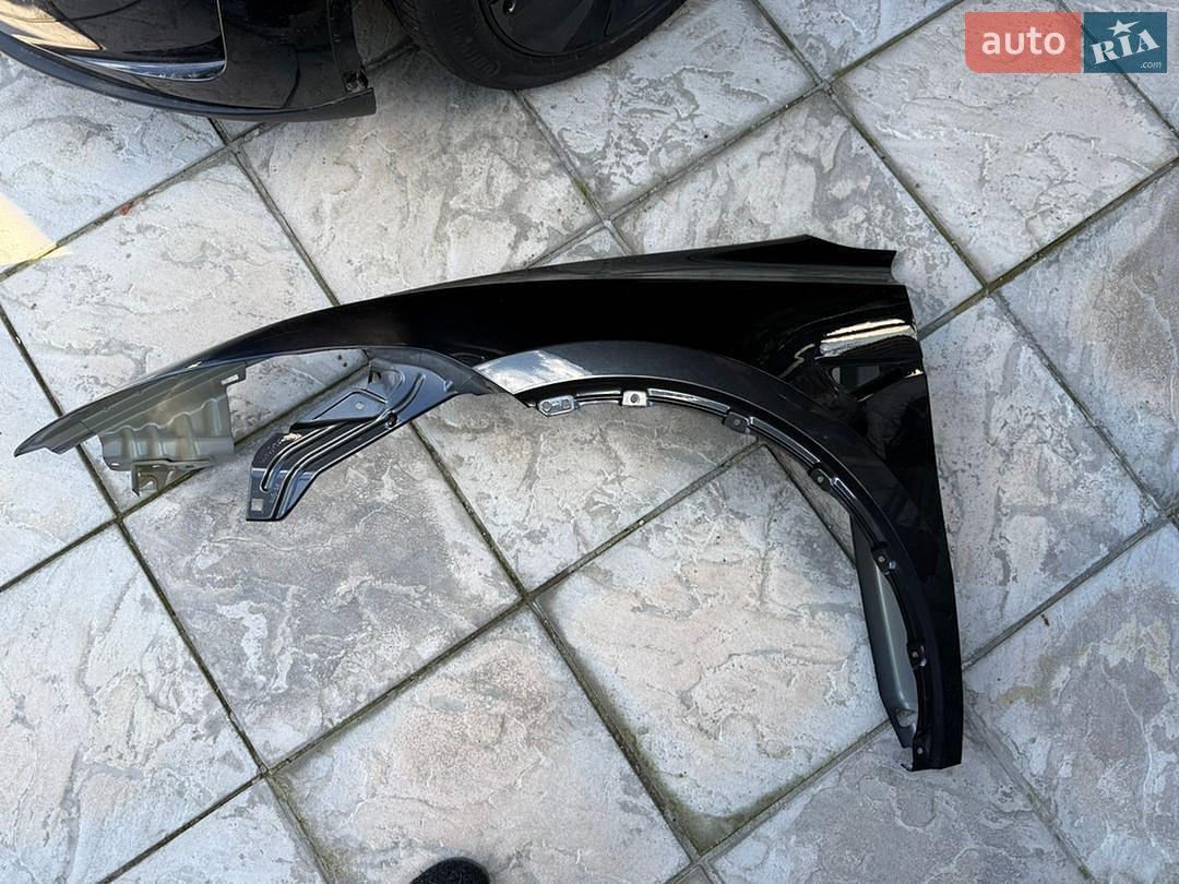Tesla Model Y 2025 VIN 7SAYGDEE4TF515067 фото оголошення 8 з 27
