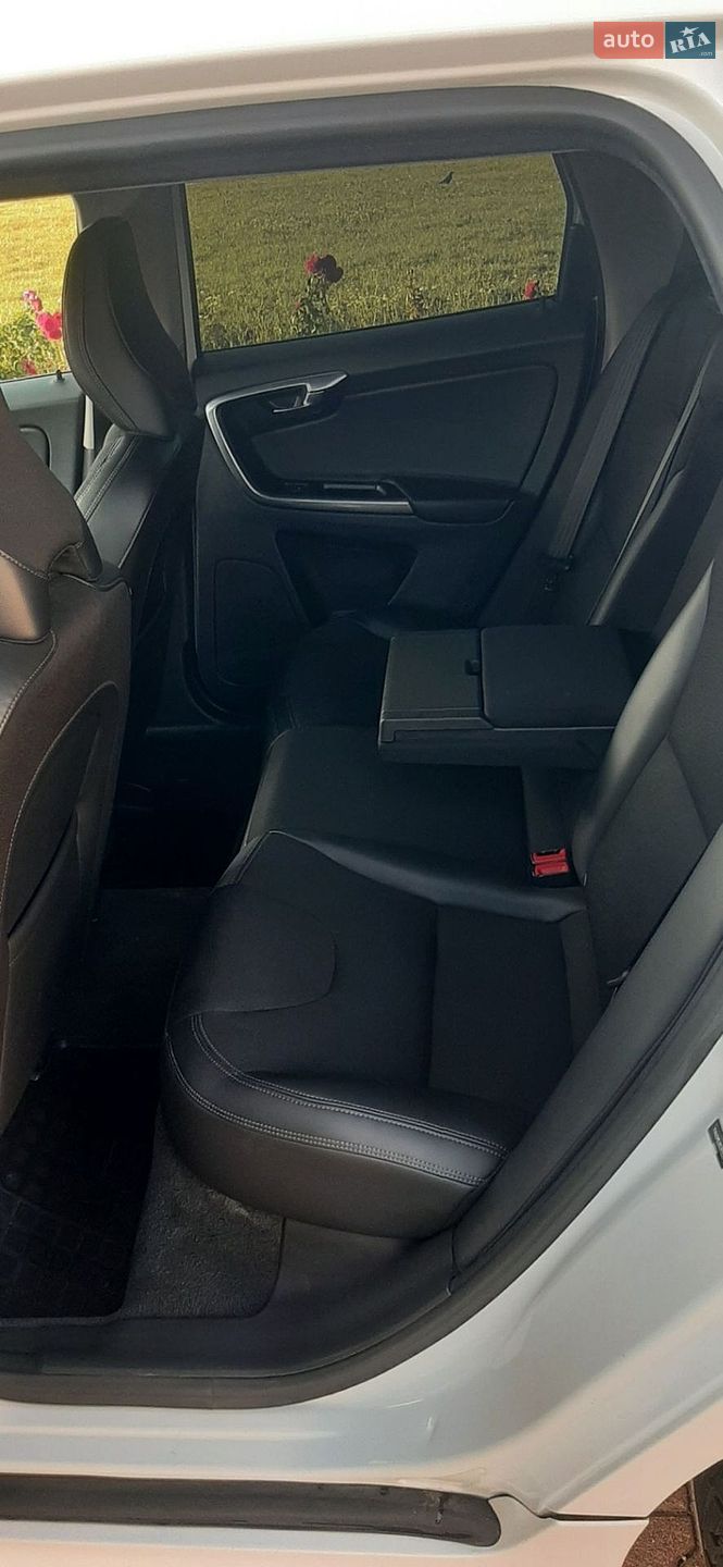 Volvo XC60 2015 VIN YV440MDJ0G2815354 фото оголошення 13 з 16
