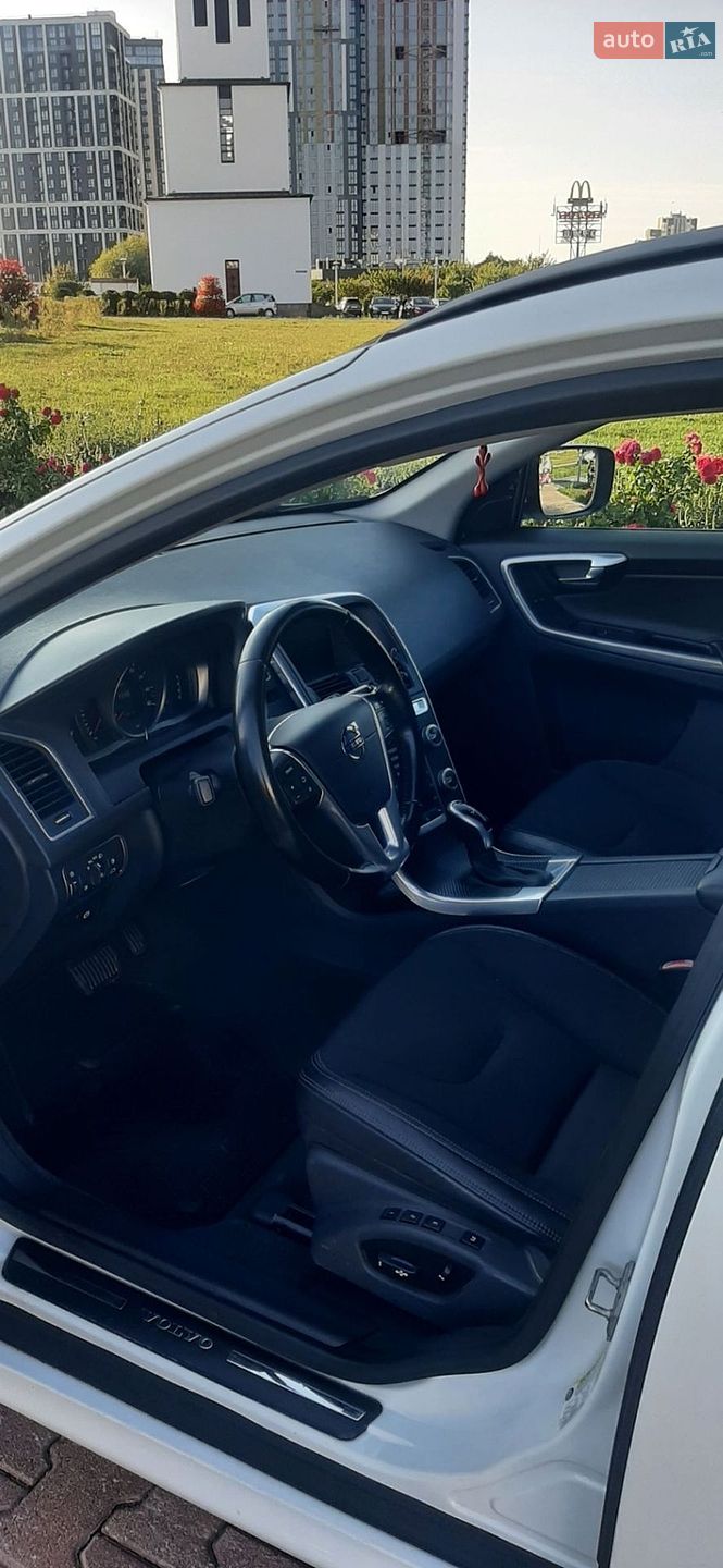 Volvo XC60 2015 VIN YV440MDJ0G2815354 фото оголошення 12 з 16