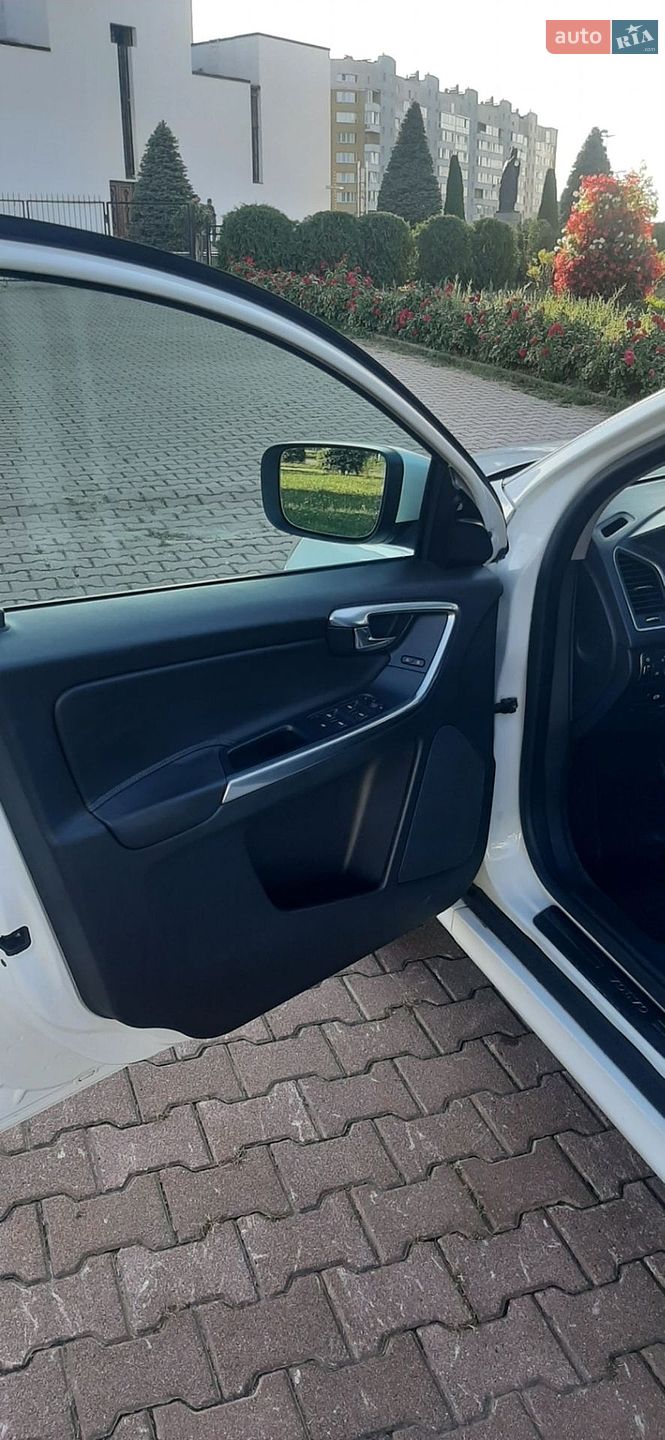 Volvo XC60 2015 VIN YV440MDJ0G2815354 фото оголошення 11 з 16