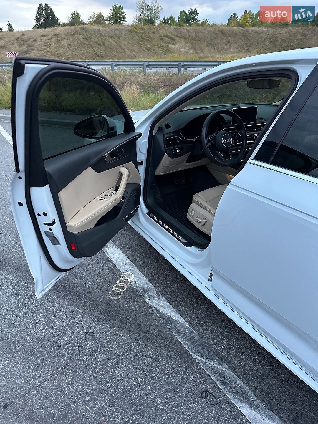 Audi A4 2019 VIN WAUENAF43KA062834 фото оголошення 2 з 74