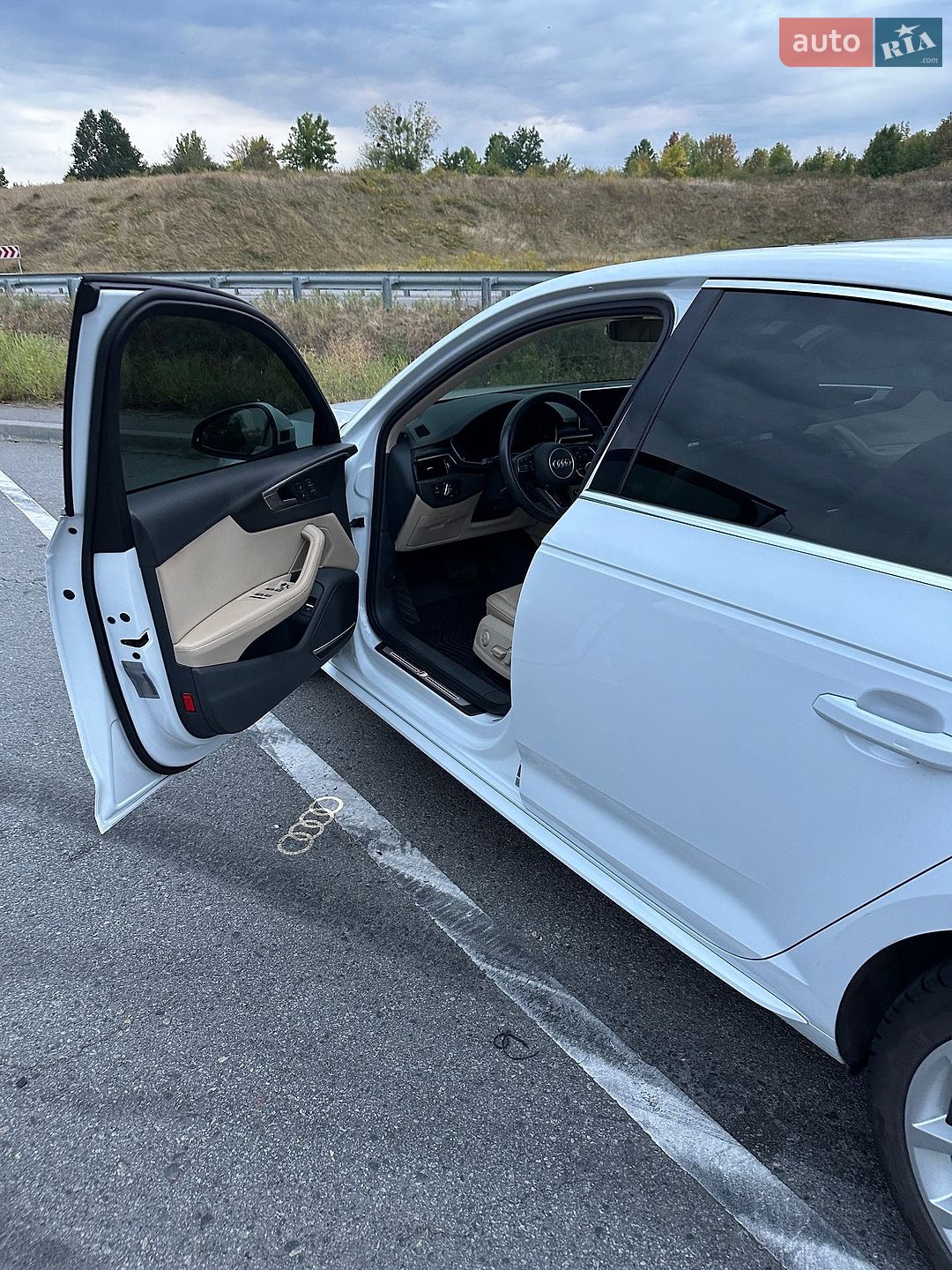Audi A4 2019 VIN WAUENAF43KA062834 фото оголошення 3 з 74