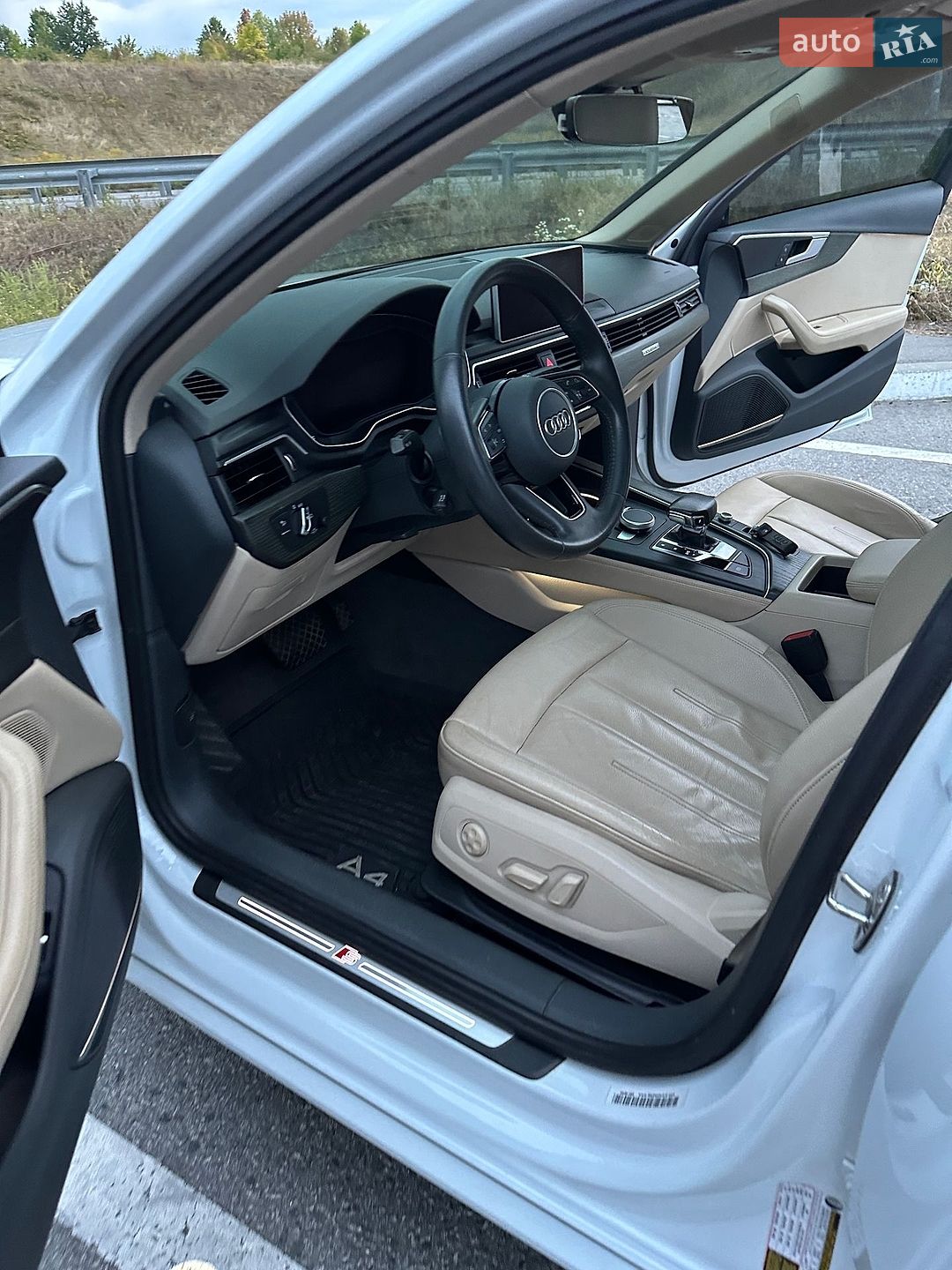 Audi A4 2019 VIN WAUENAF43KA062834 фото оголошення 7 з 74
