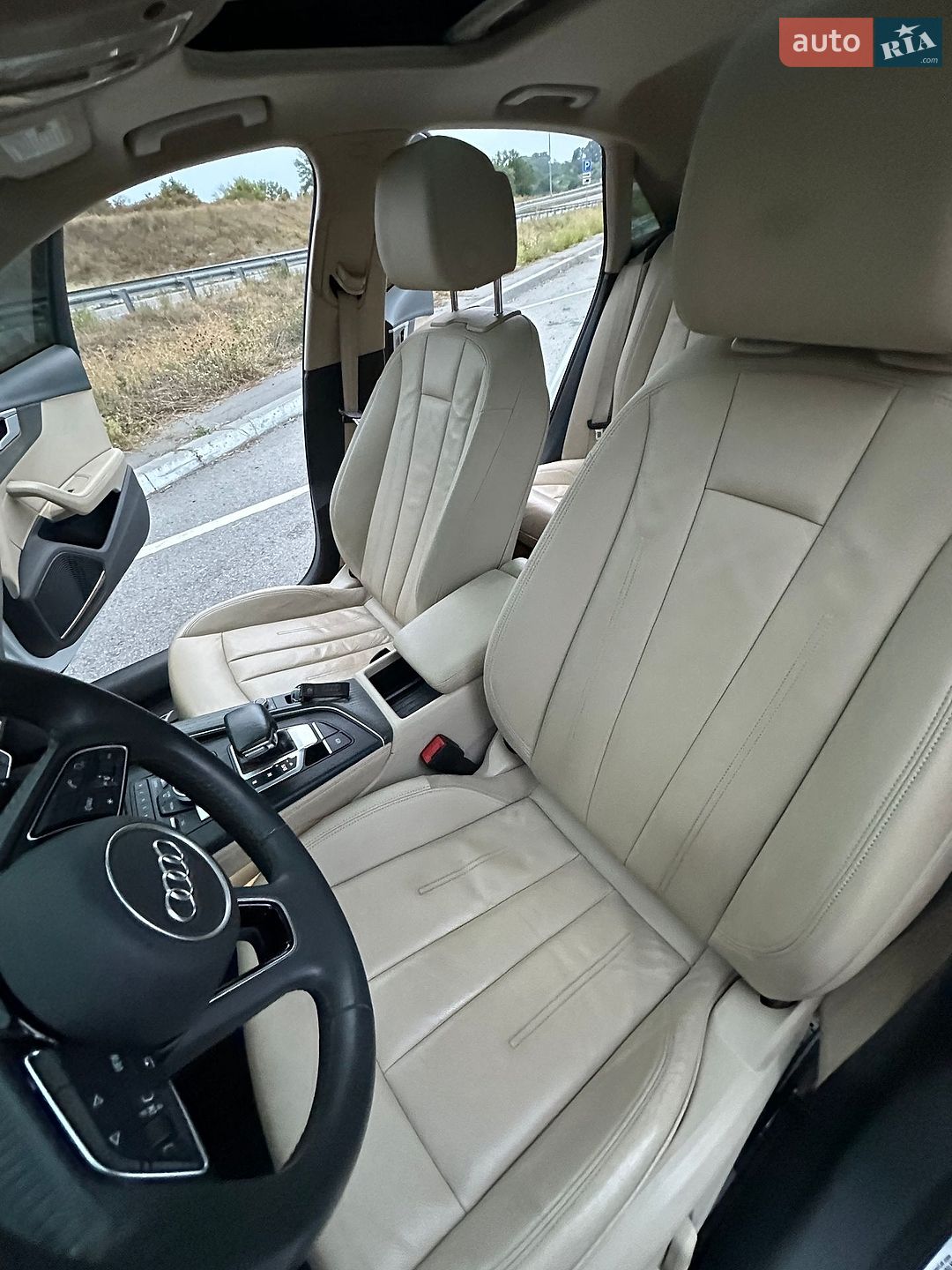 Audi A4 2019 VIN WAUENAF43KA062834 фото оголошення 10 з 74