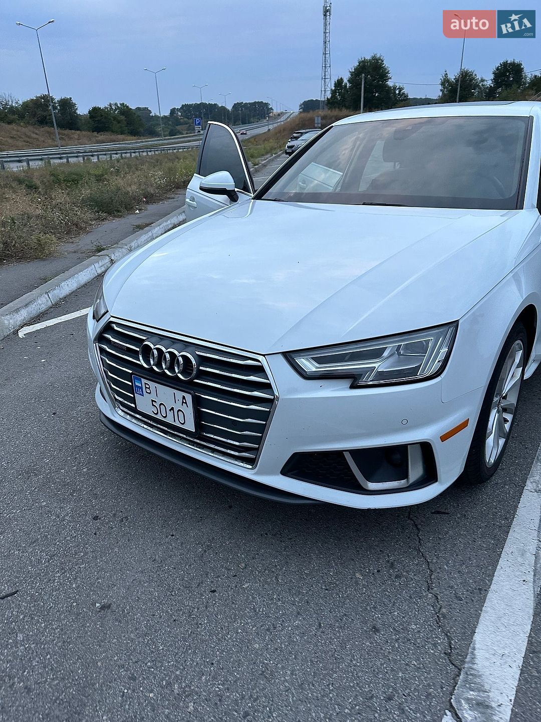 Audi A4 2019 VIN WAUENAF43KA062834 фото оголошення 14 з 74