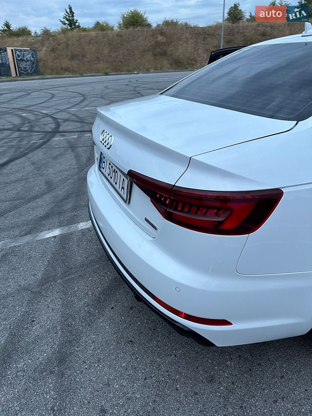 Audi A4 2019 VIN WAUENAF43KA062834 фото оголошення 27 з 74