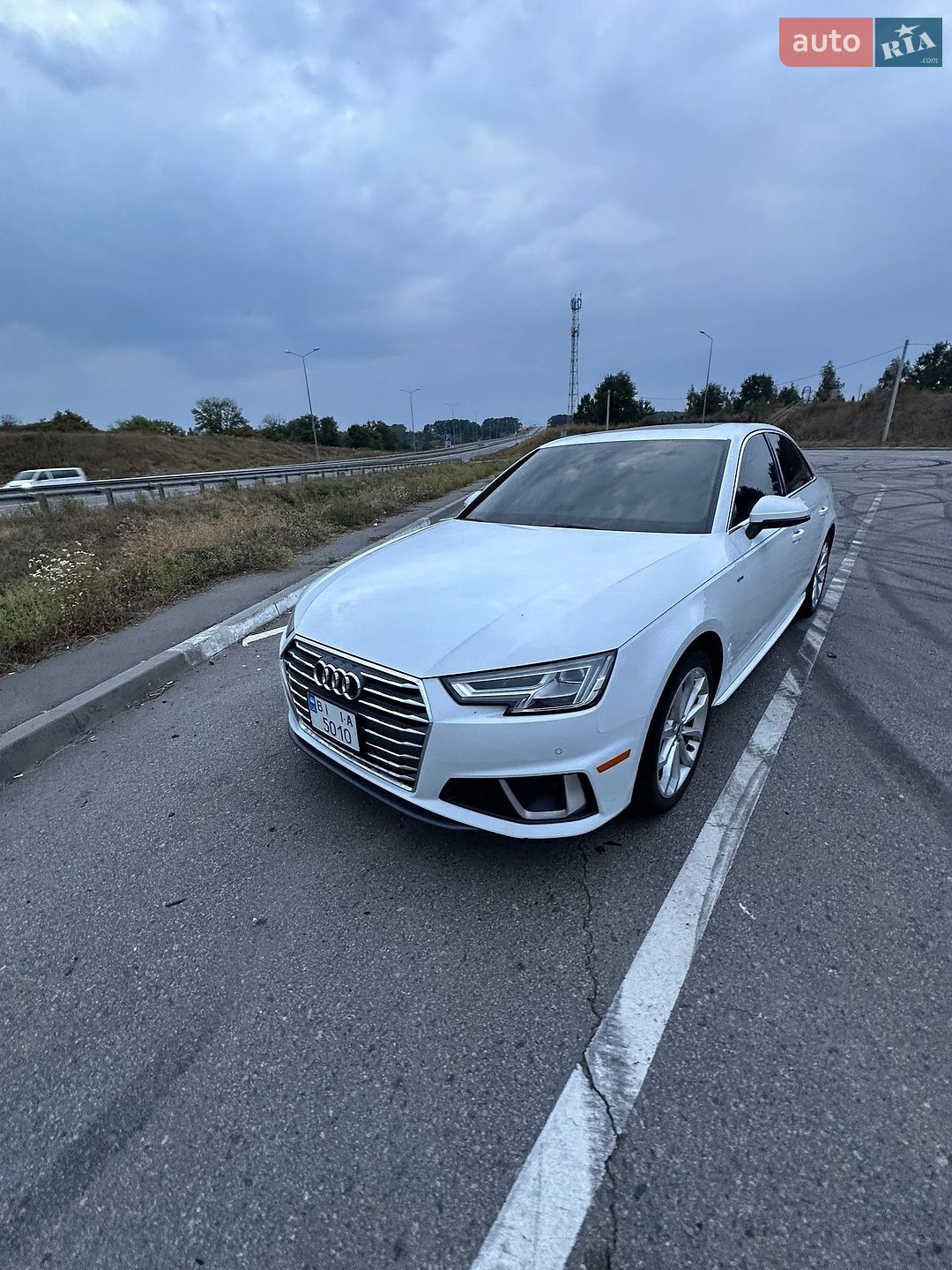 Audi A4 2019 VIN WAUENAF43KA062834 фото оголошення 35 з 74