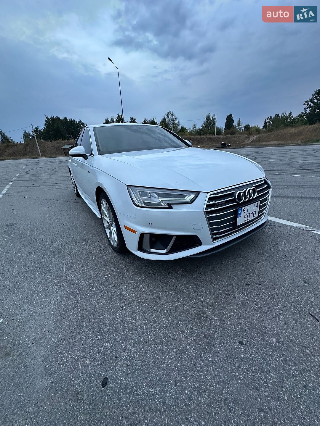 Audi A4 2019 VIN WAUENAF43KA062834 фото оголошення 39 з 74